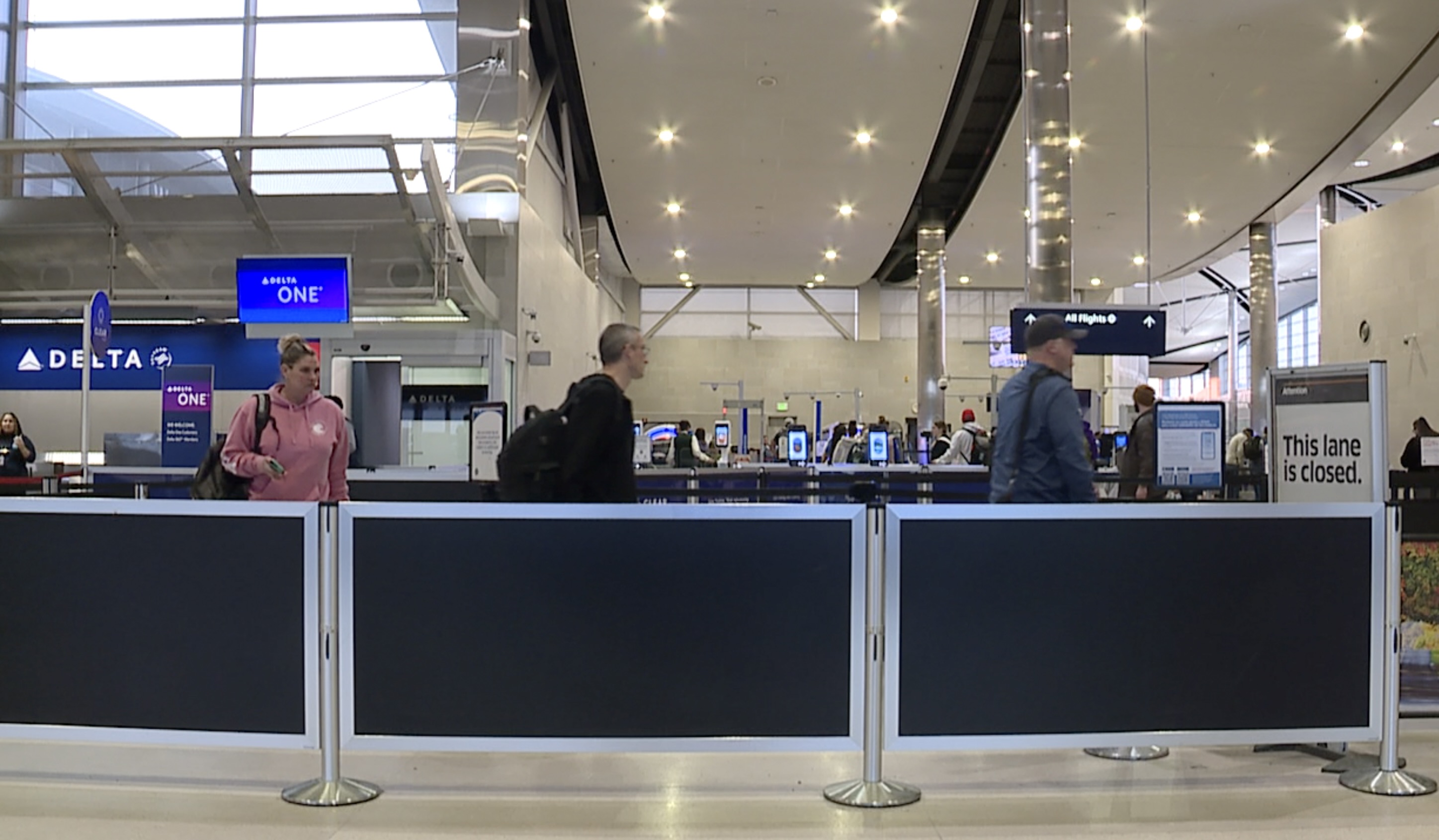 Government shutdown affects DHS as TSA agents work without pay at Detroit Metro Airport