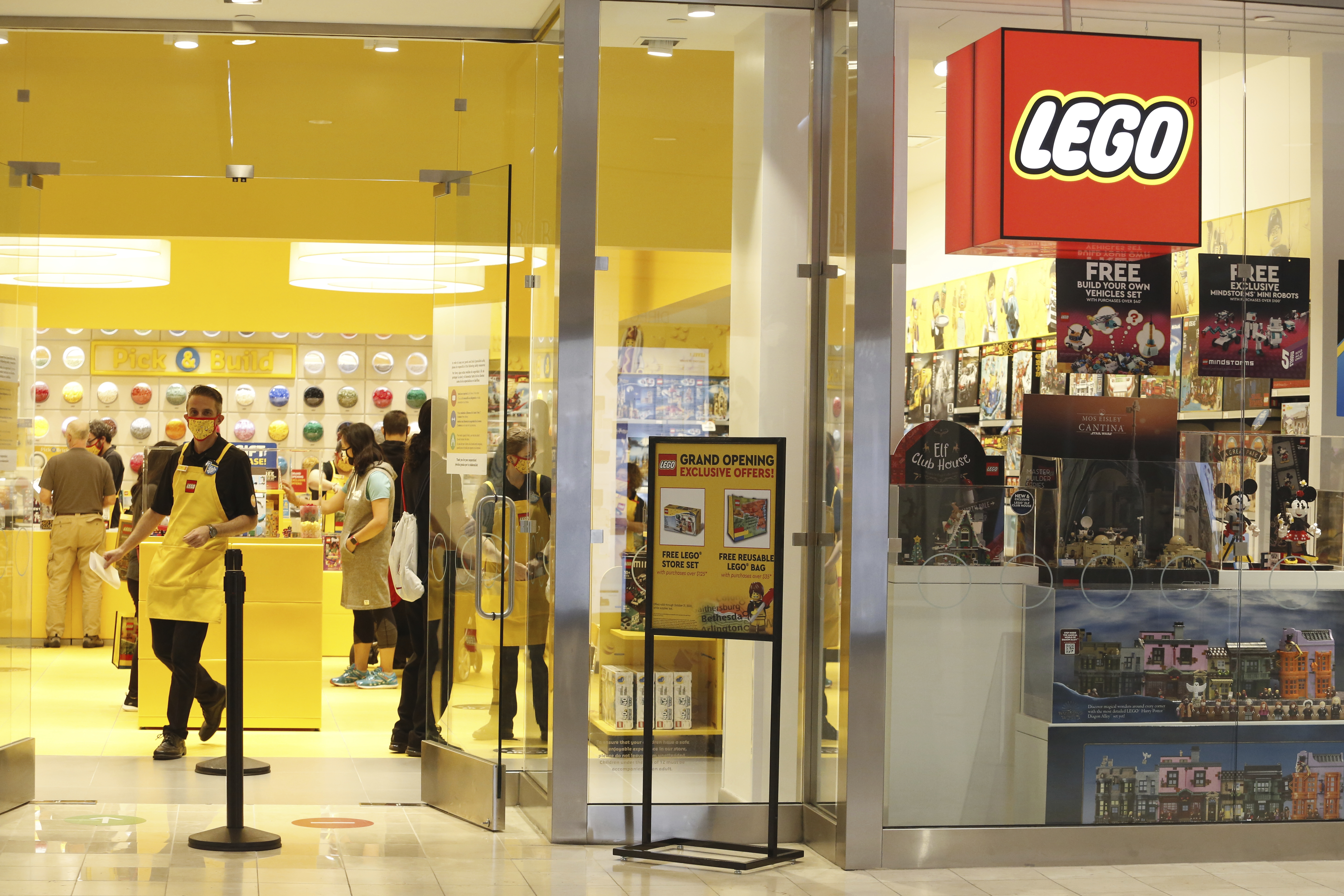 The LEGO Truck Visits Bethesda to Open New Montgomery Mall LEGO Store