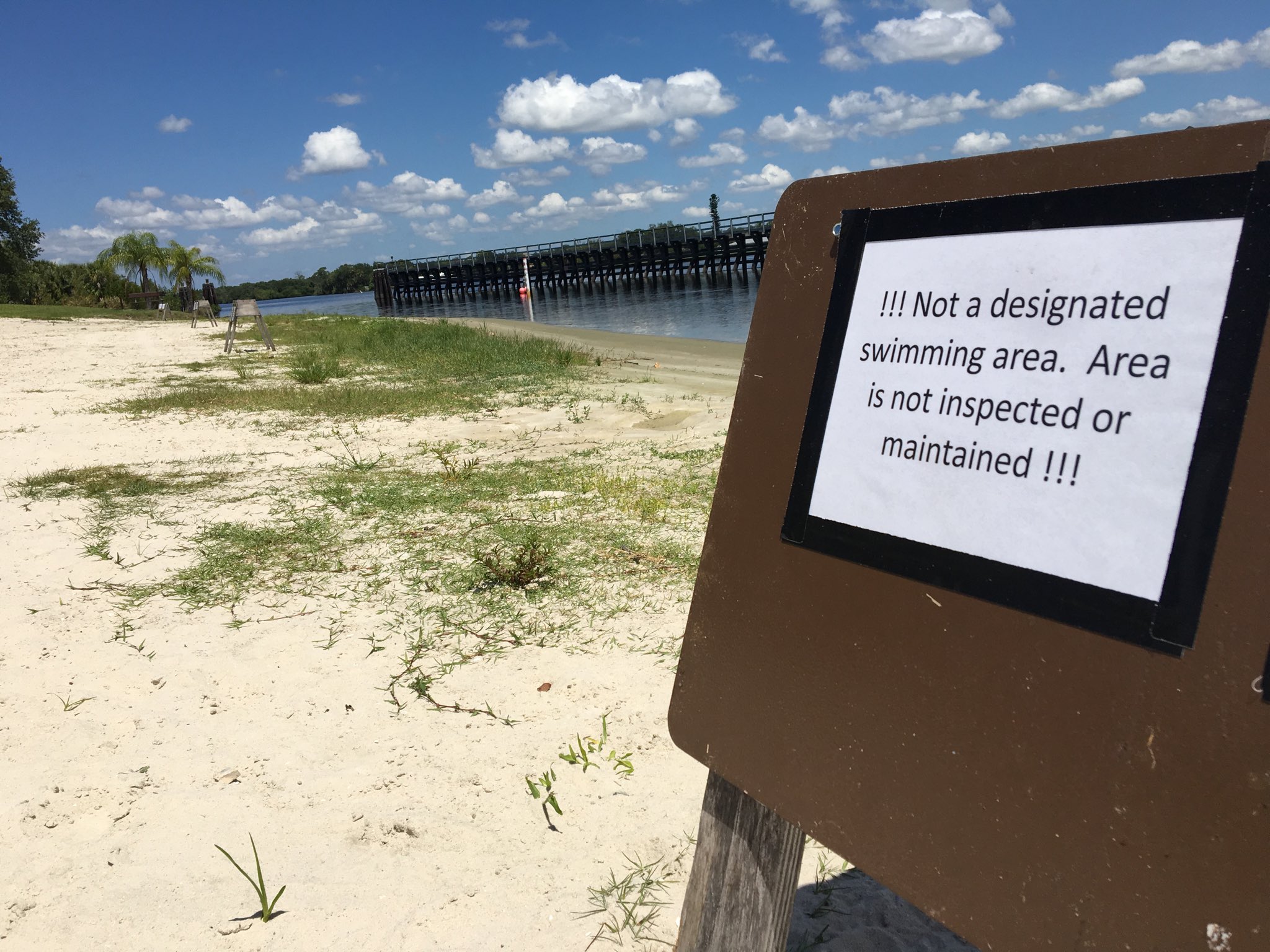 Franklin Lock closed sign.jpg