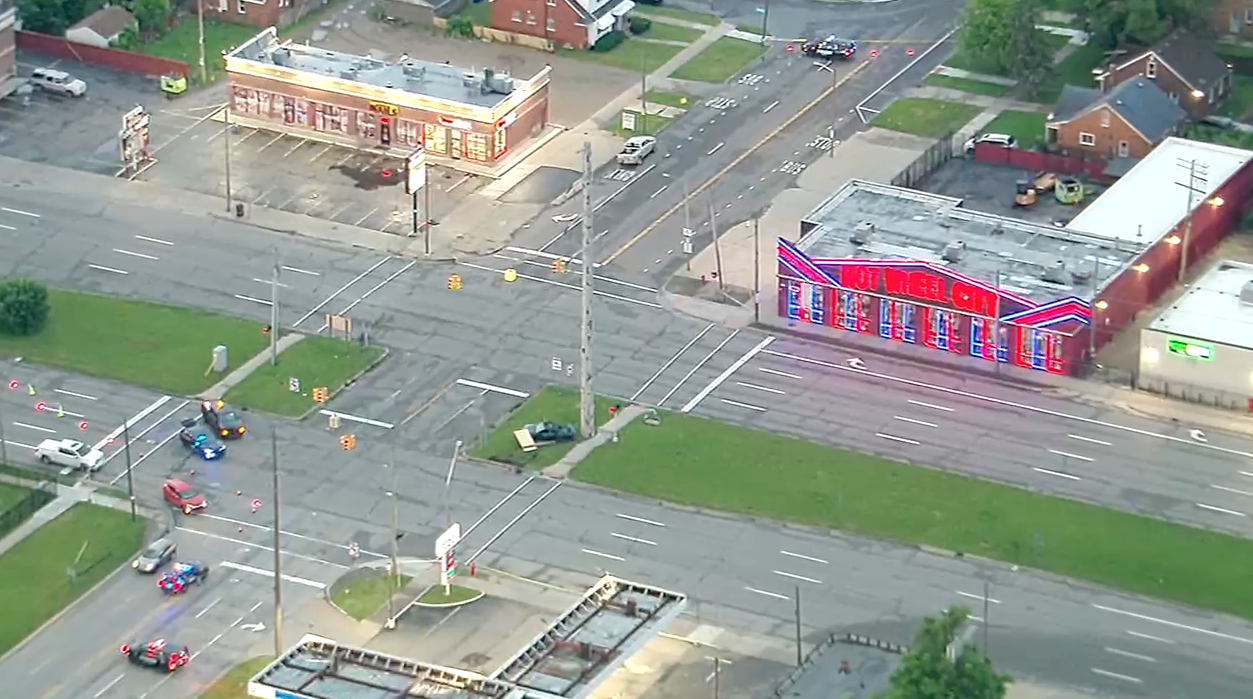 warren deadly crash fleeing police