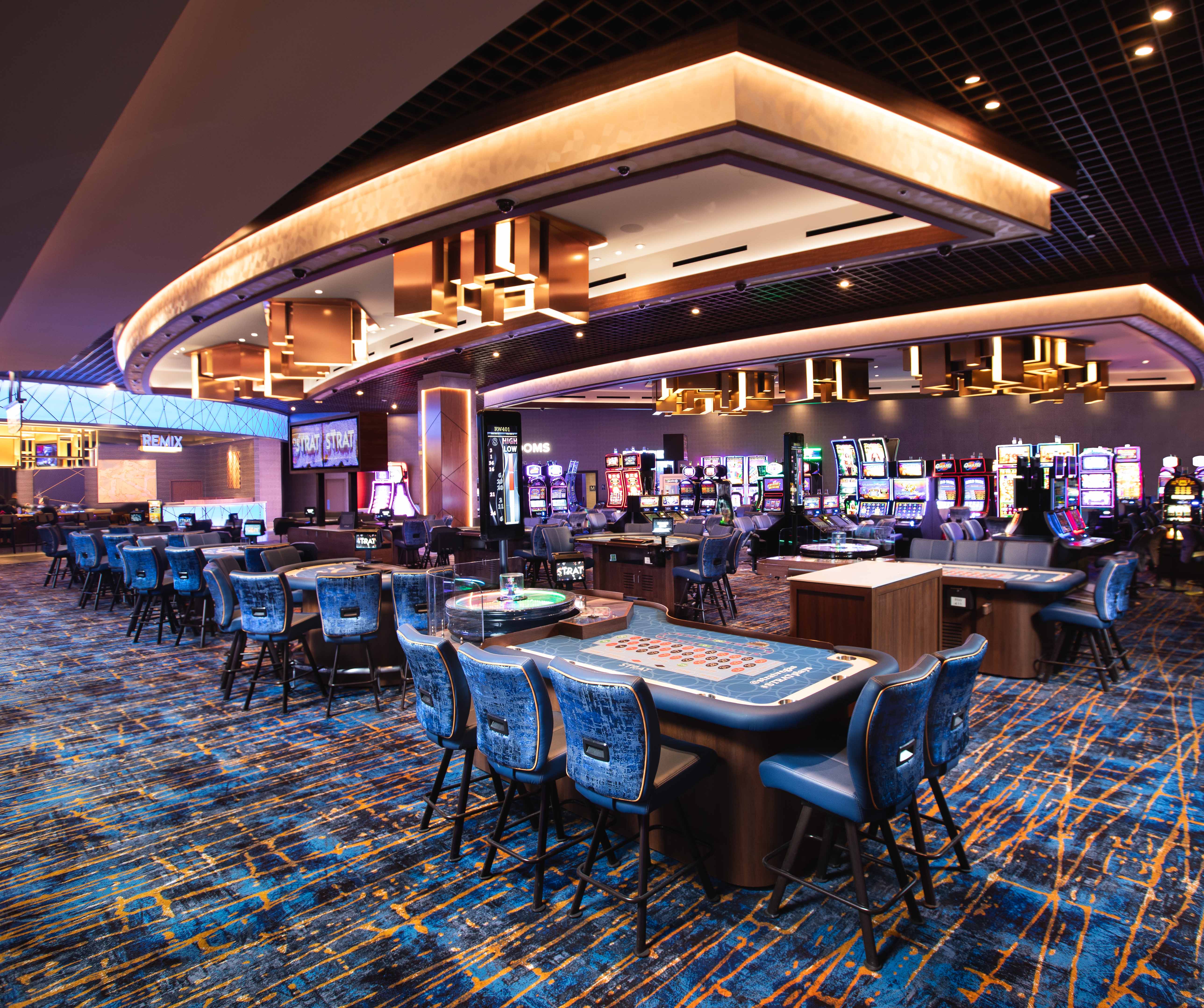STRAT CASINO FLOOR