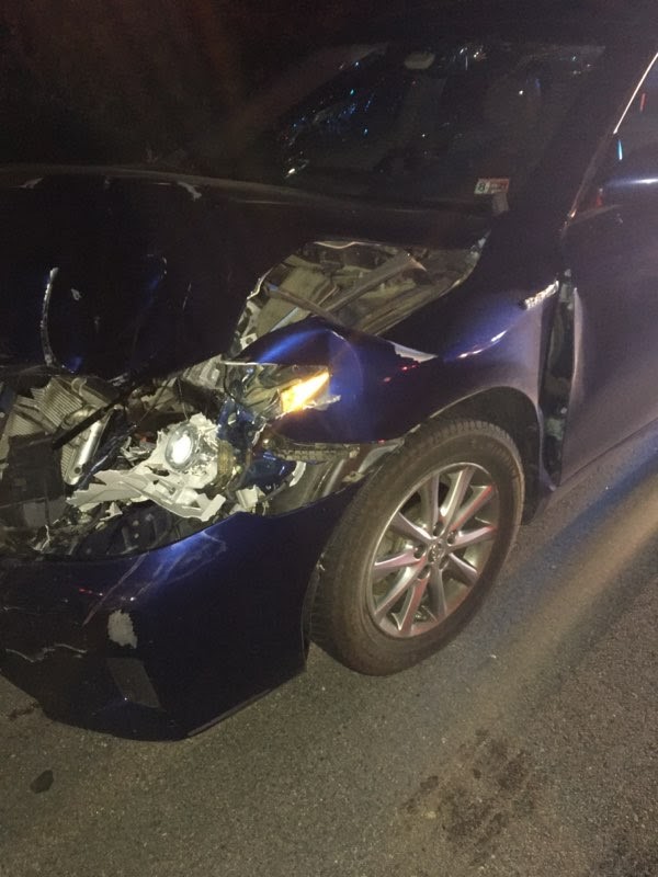 1 dead after car runs off the road, overturns after running into car on 1-95