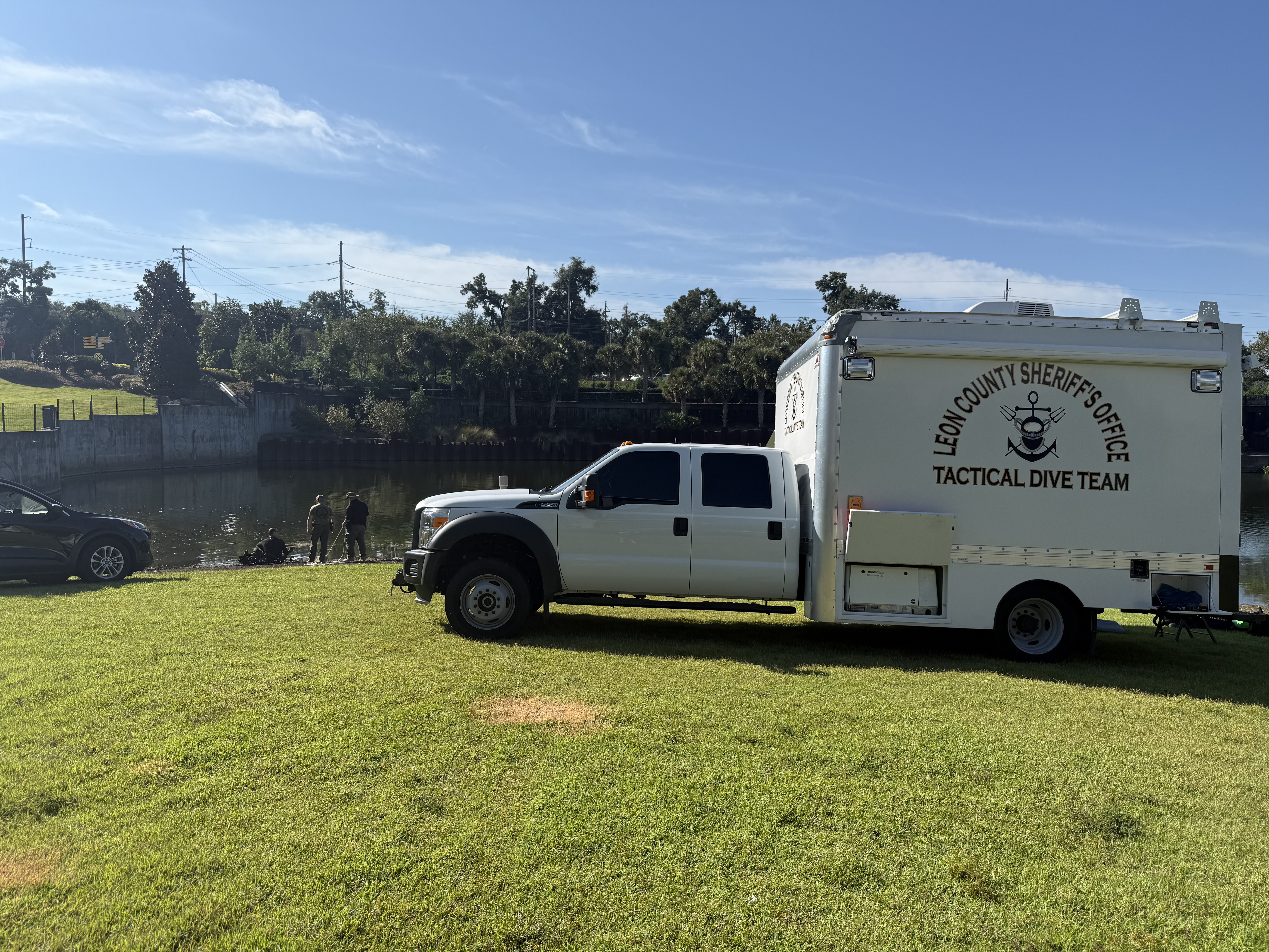 CASCADES PARK DIVE TEAM.jpeg