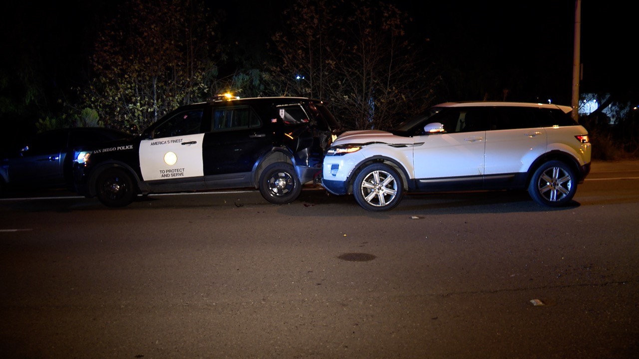 Officer injured in crash