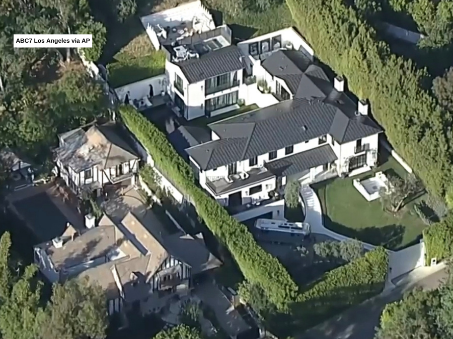 rihanna_house_abc7_la_ap_030926.png