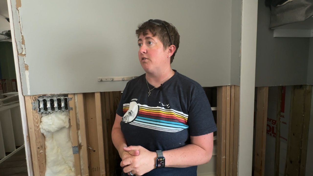 Local doctor uses social media to helps neighbors after Hurricane Idalia
