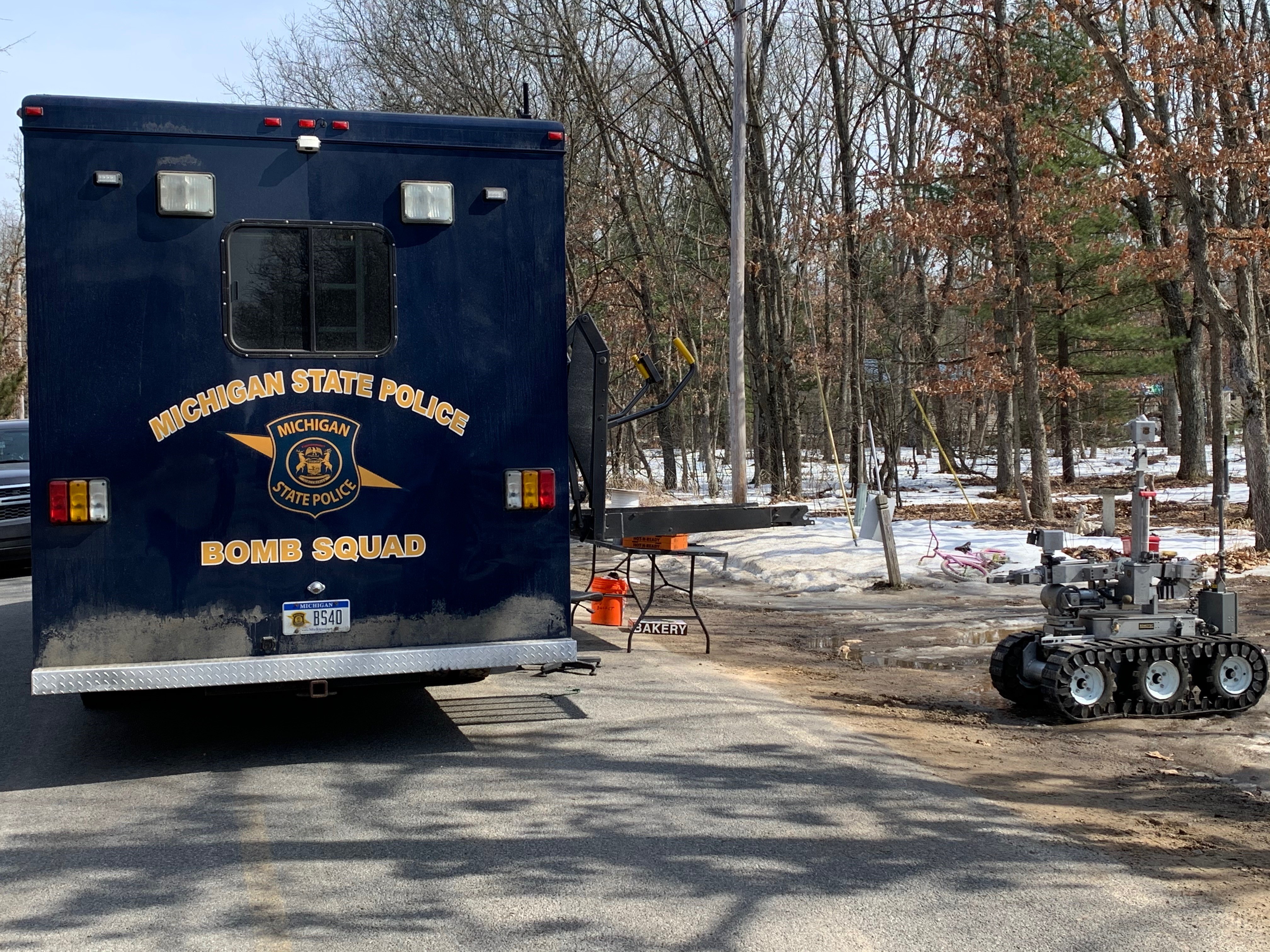 Newaygo Home search MSP Bomb Squad.jpg