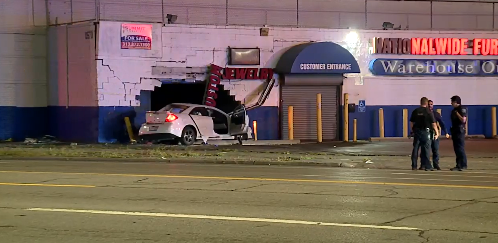 Car into building.png