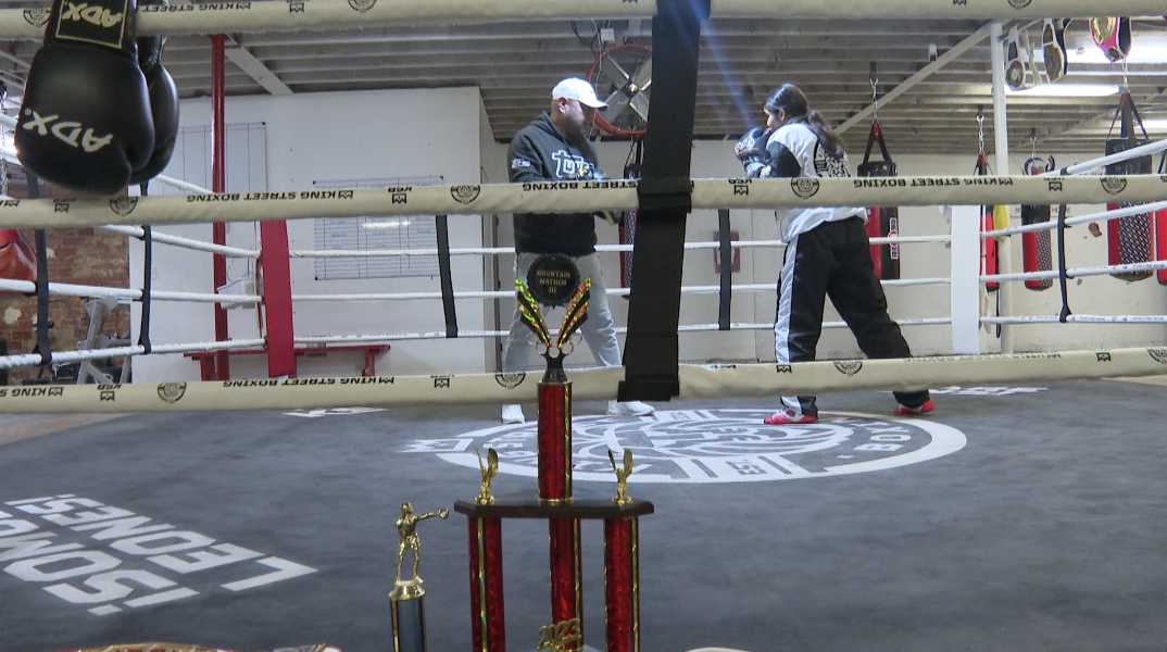 Catalina Cordova sparring