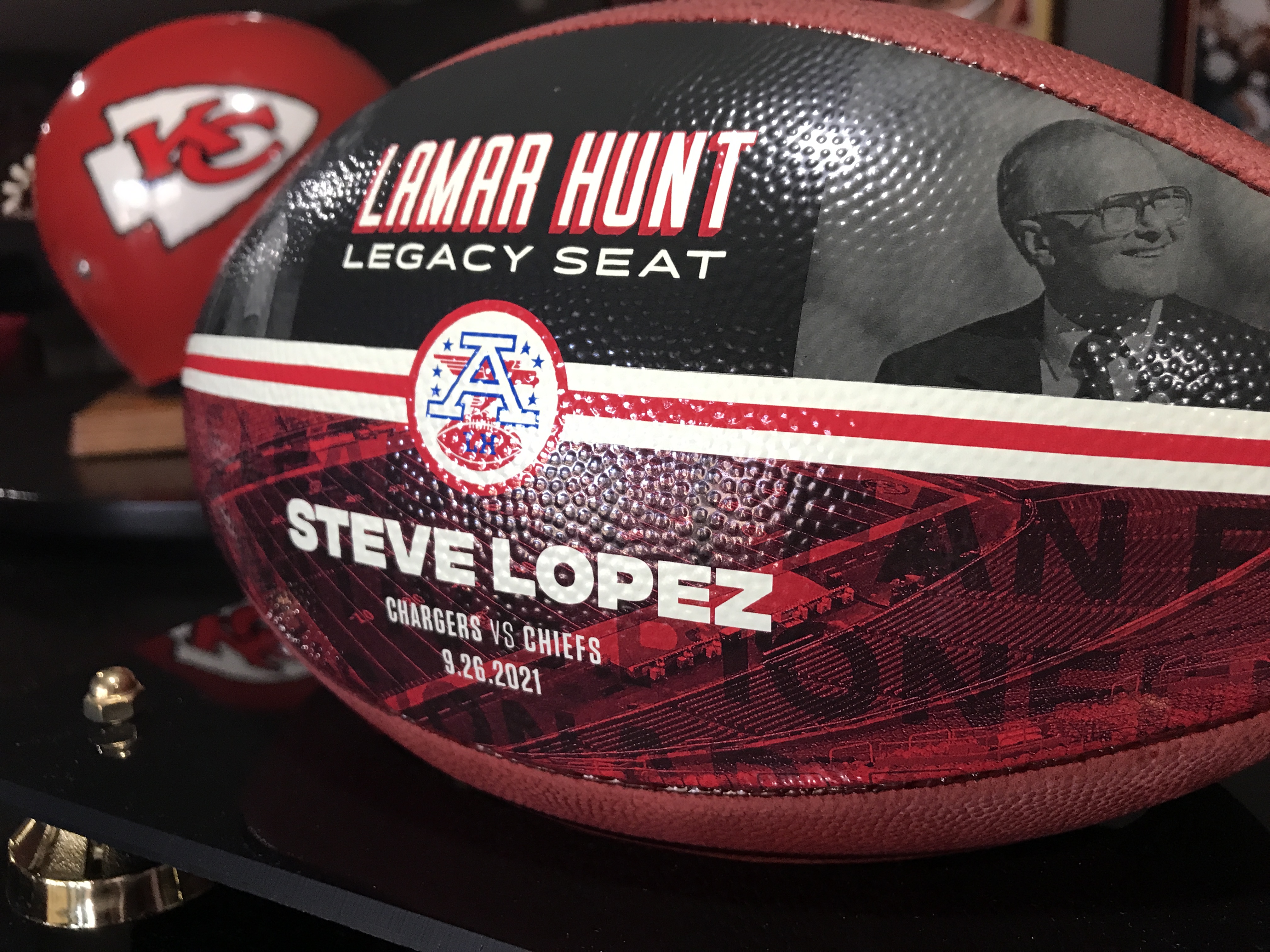 steve lopez chiefs fan.JPG