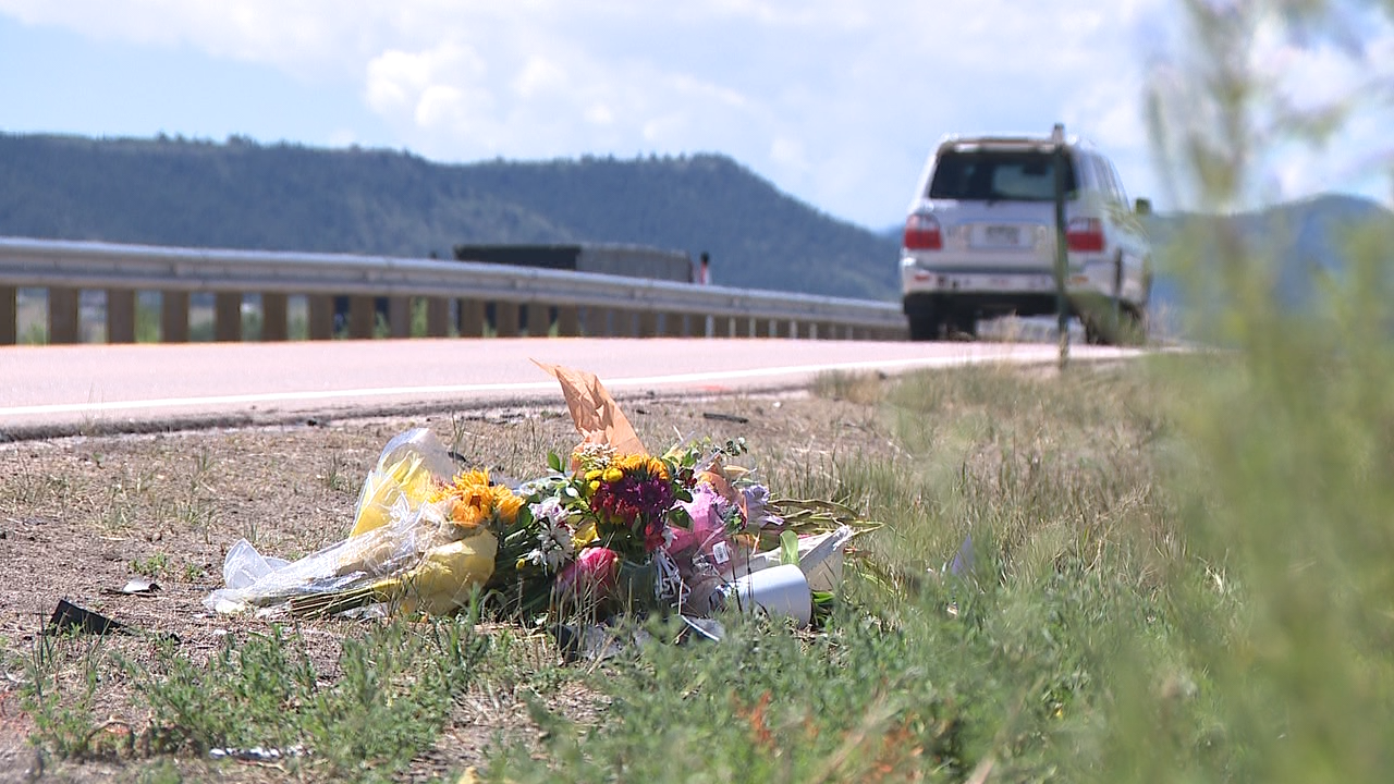 Castle Rock community stepping up for teens killed, injured in crash