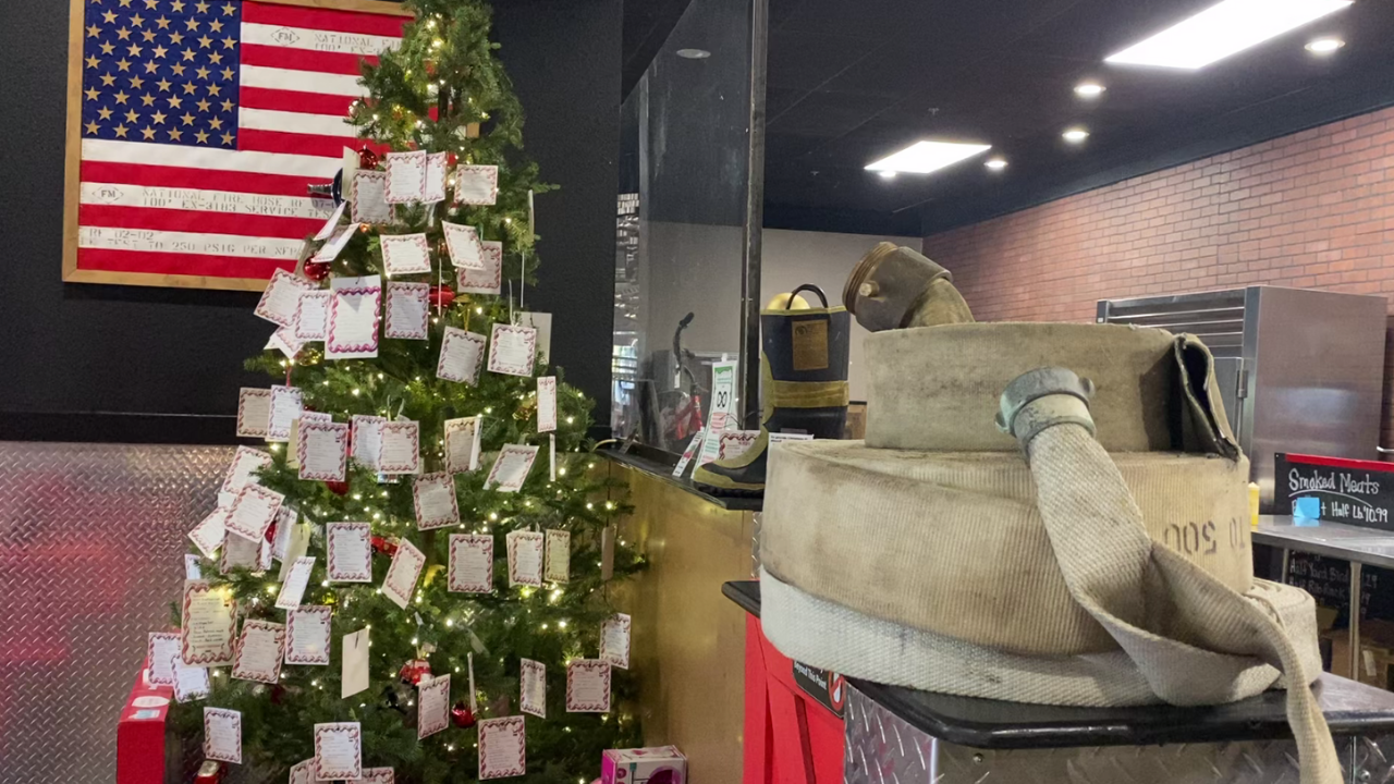Station House BBQ Christmas tree.png