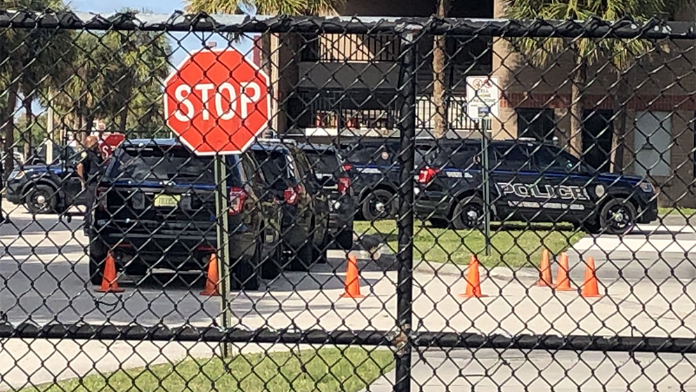 WPTV-GLADES-CENTRAL-HIGH-SCHOOL-LOCKDOWN.jpg
