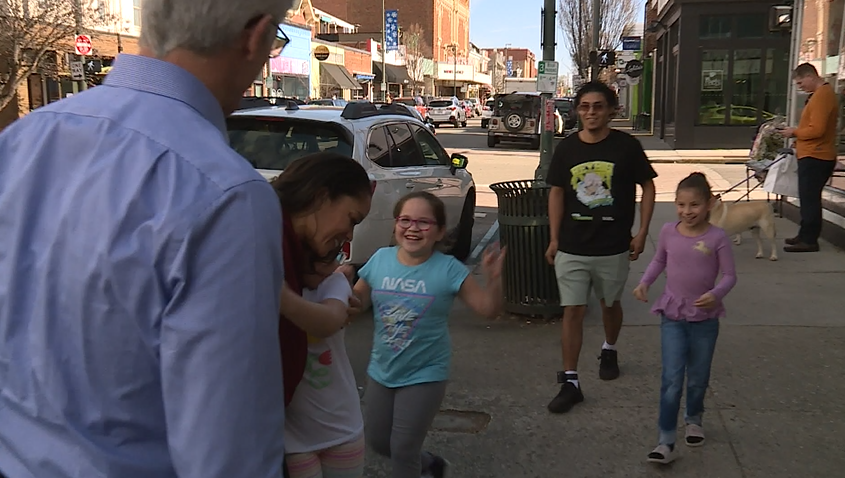 6 Gives Red Cross 02.png