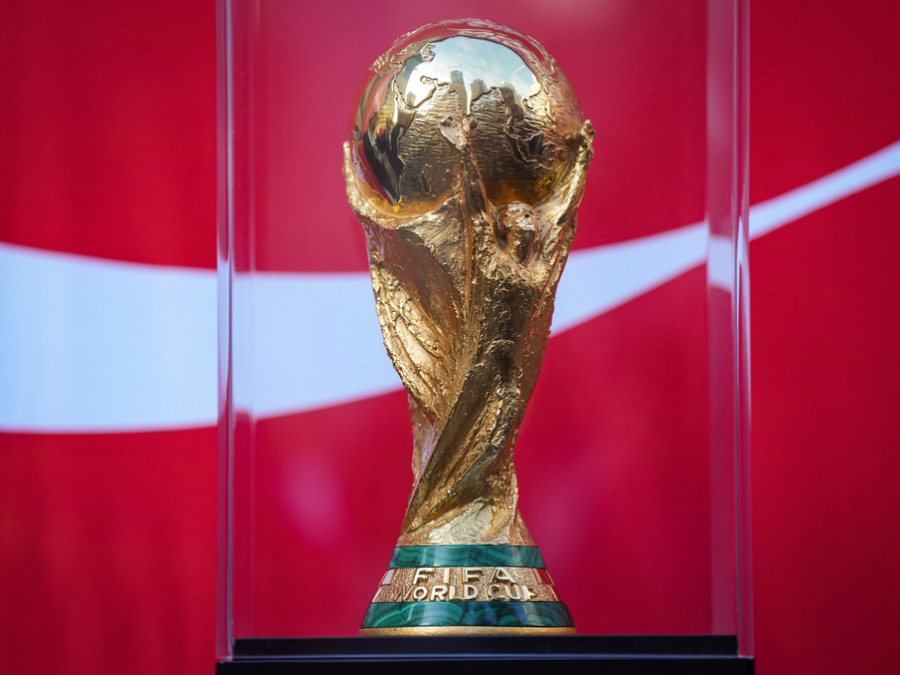 fifa_world_cup_trophy_display_april2026.png