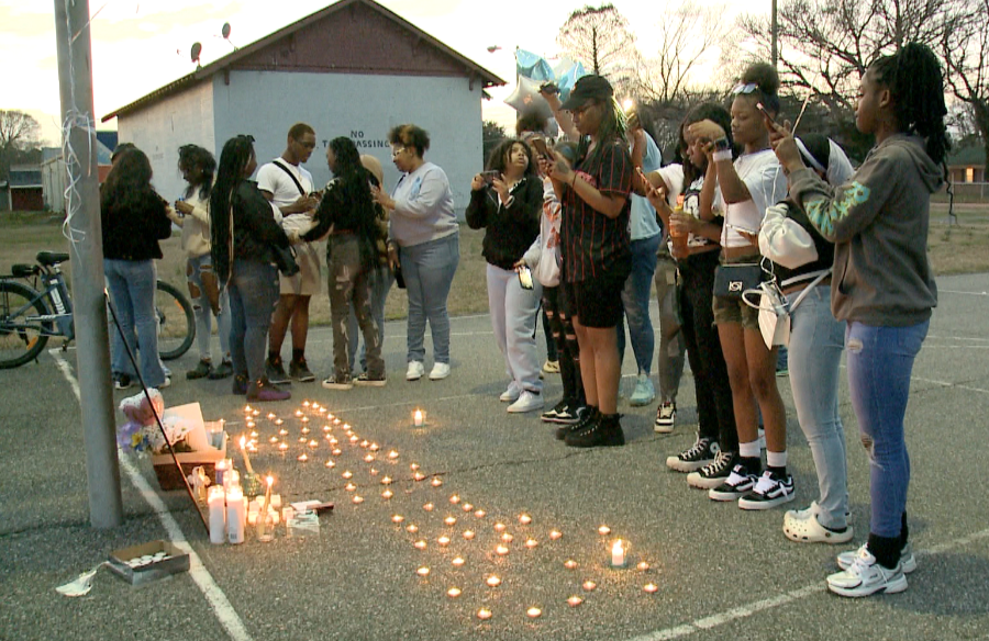 Loved ones of 15-year old Portsmouth Norcom High teen hold candlelight vigil