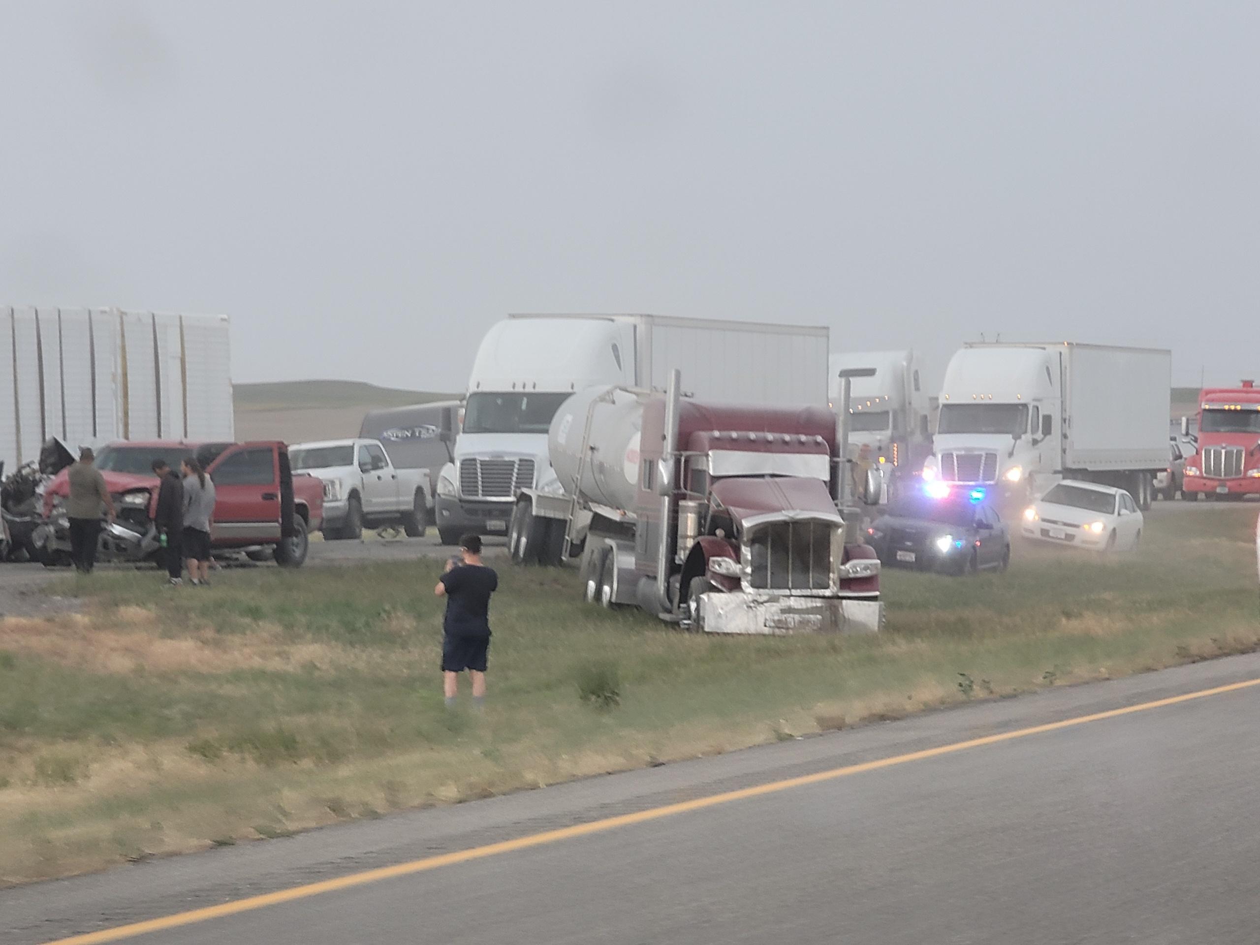 At least 5 dead in I90 pileup near Hardin - Vimarsana News