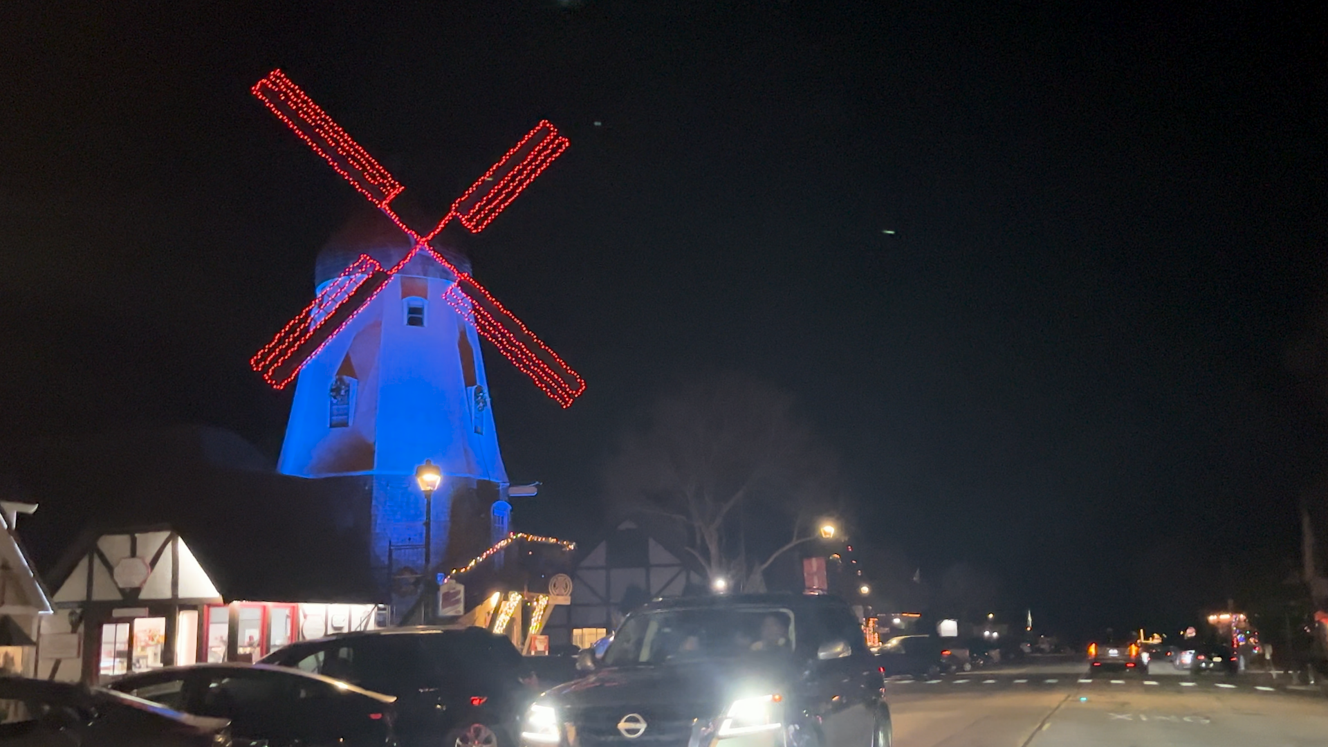 SOLVANG JULEFEST VO.00_00_15_04.Still001.png