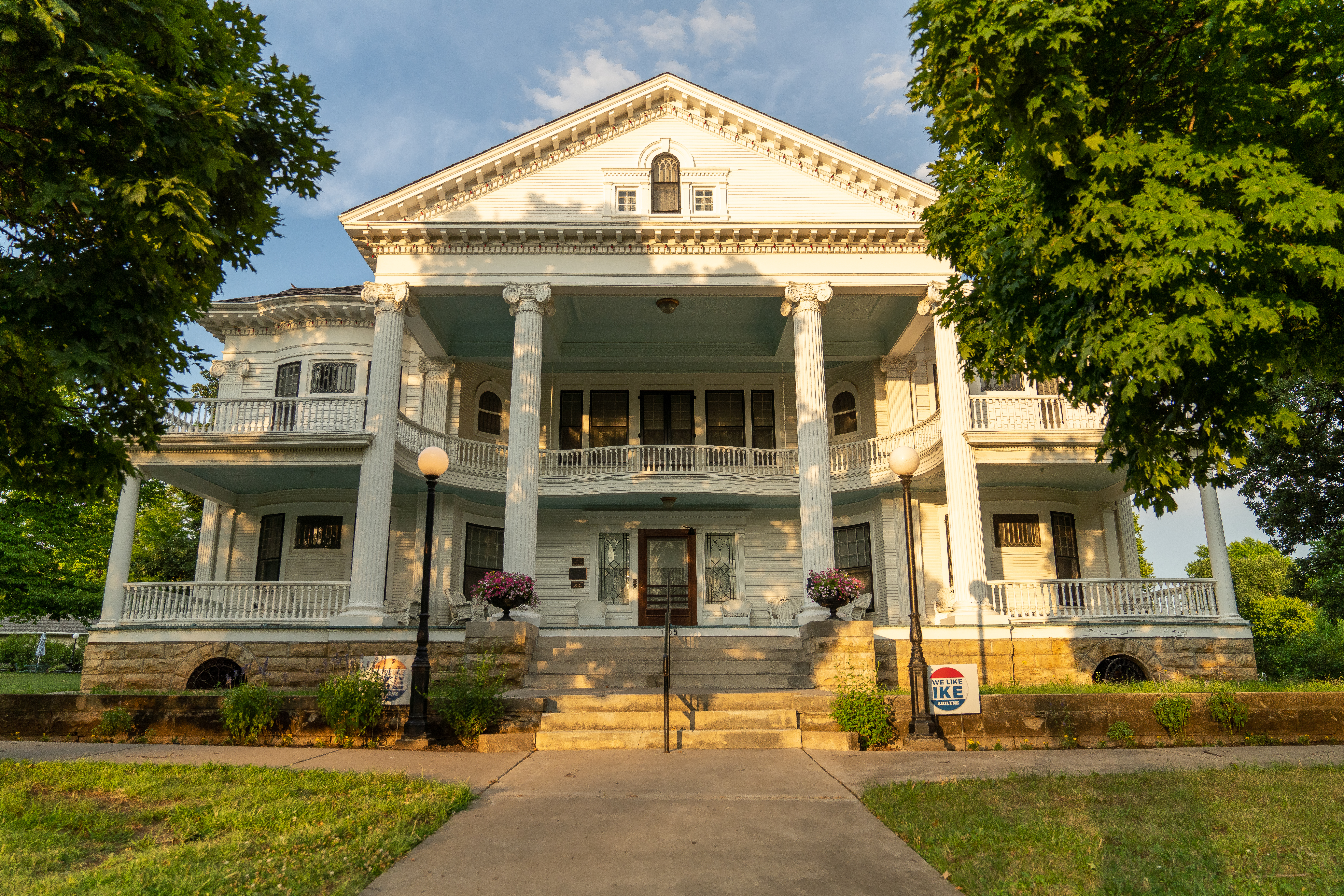 Historic Seelye Mansion. Photo courtesy Abilene Vistors and Convention Bureau.jpg