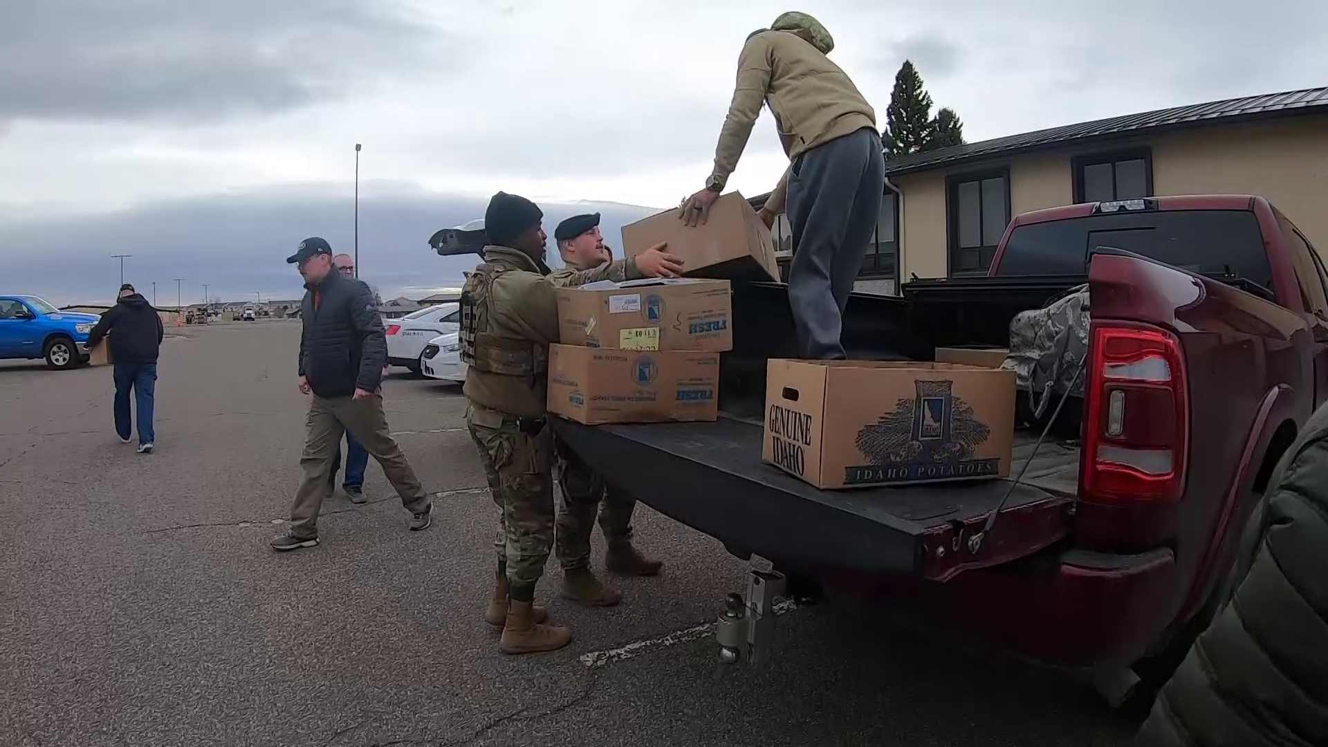 Downtown businesses deliver Thanksgiving meals to military families