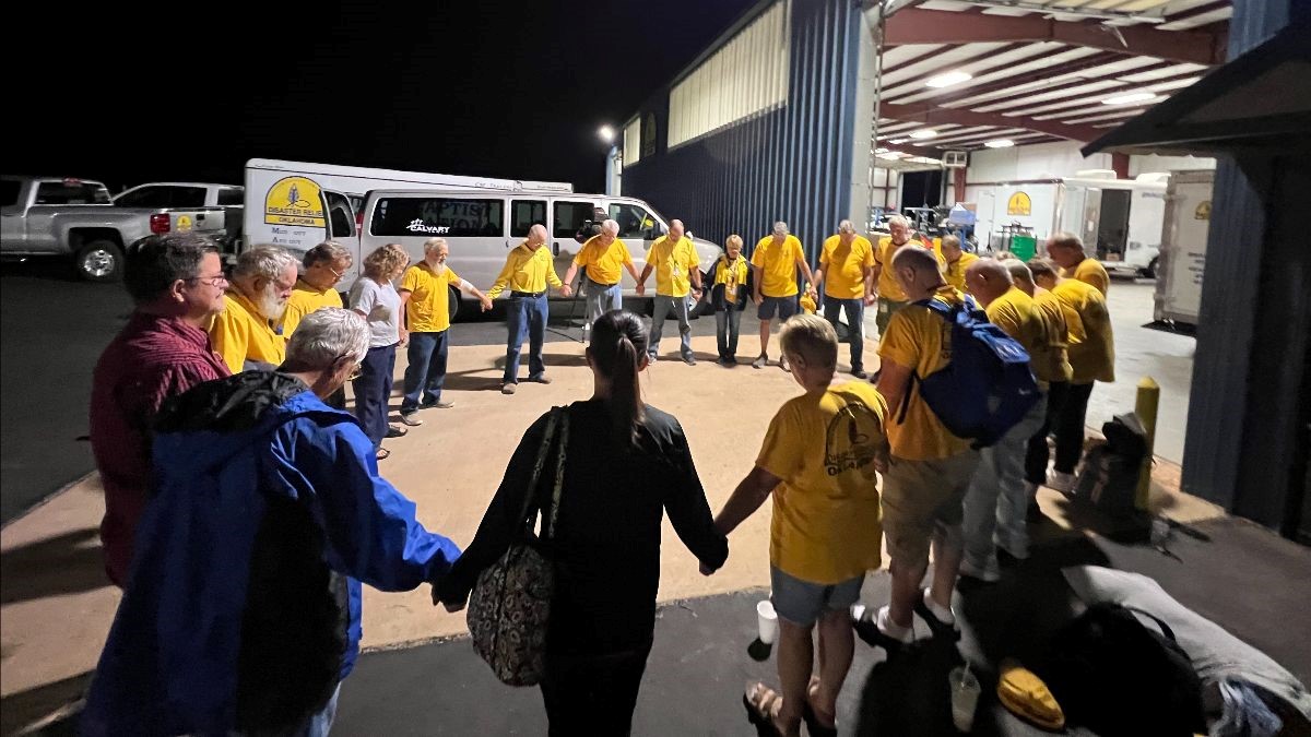 Oklahoma Baptist disaster volunteers praying
