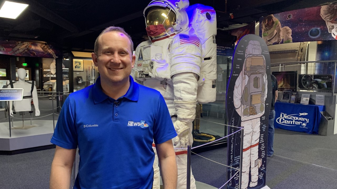 Alan at the Discovery Center