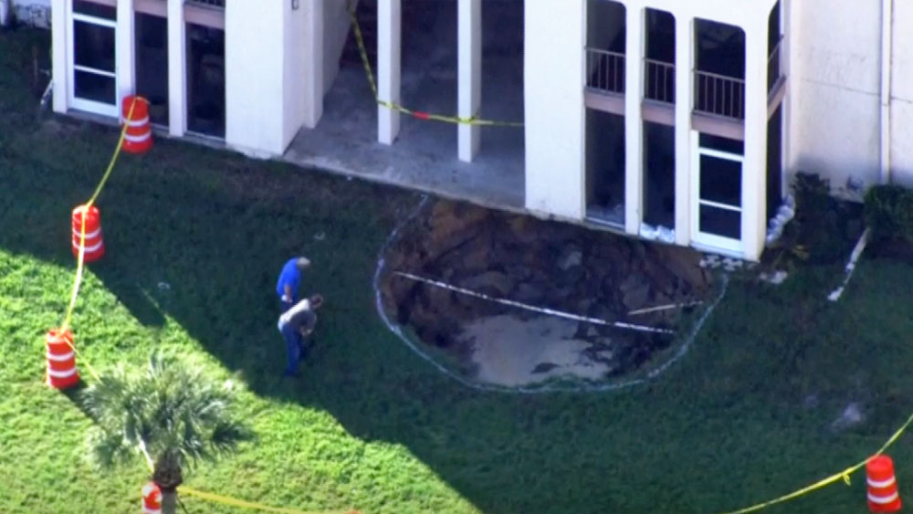 wptv-condo-sinhole-.jpg