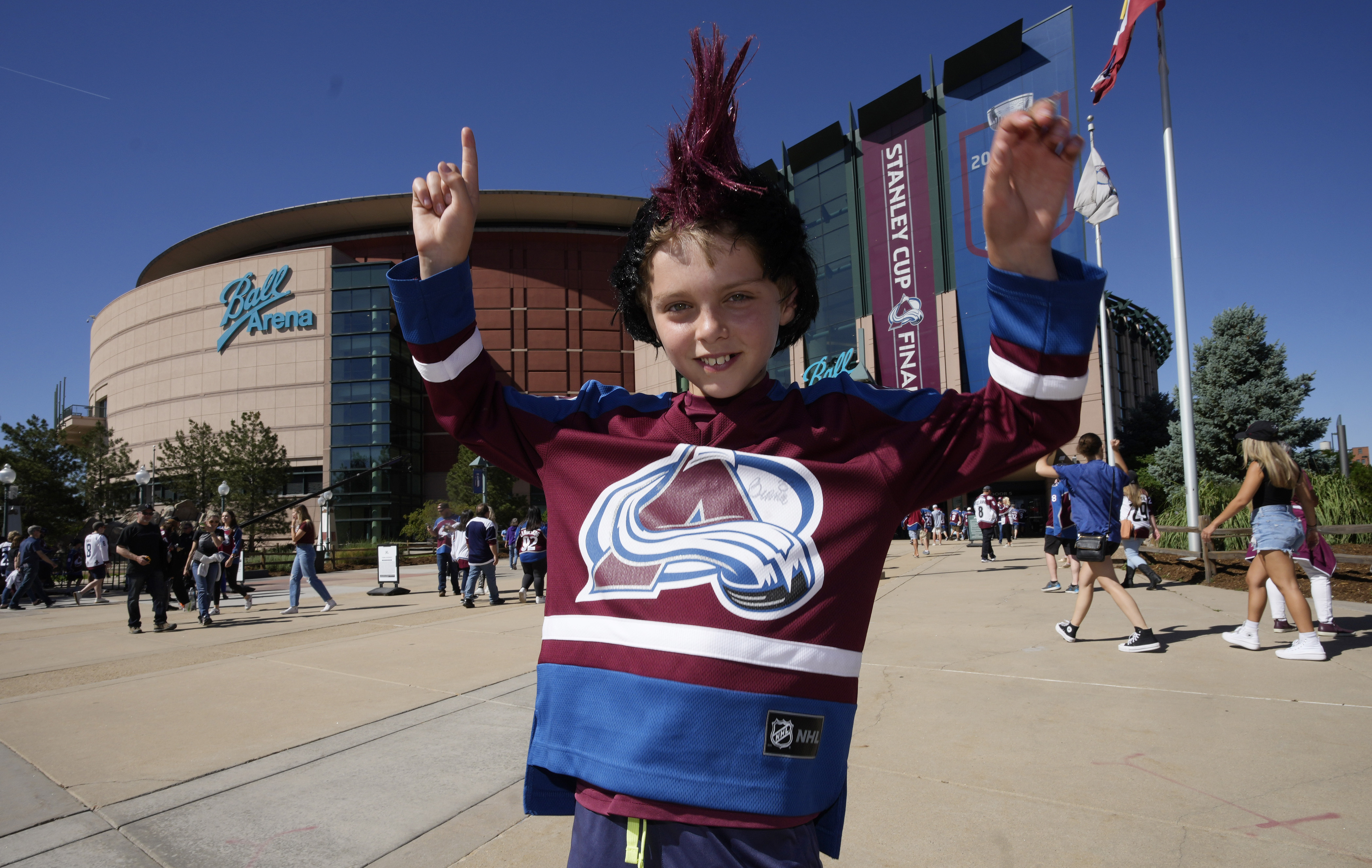 Stanley Cup Lightning Avalanche Hockey.jpg