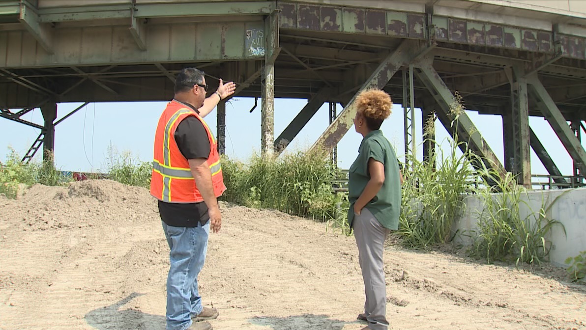 brandon shows central bridge.jpeg