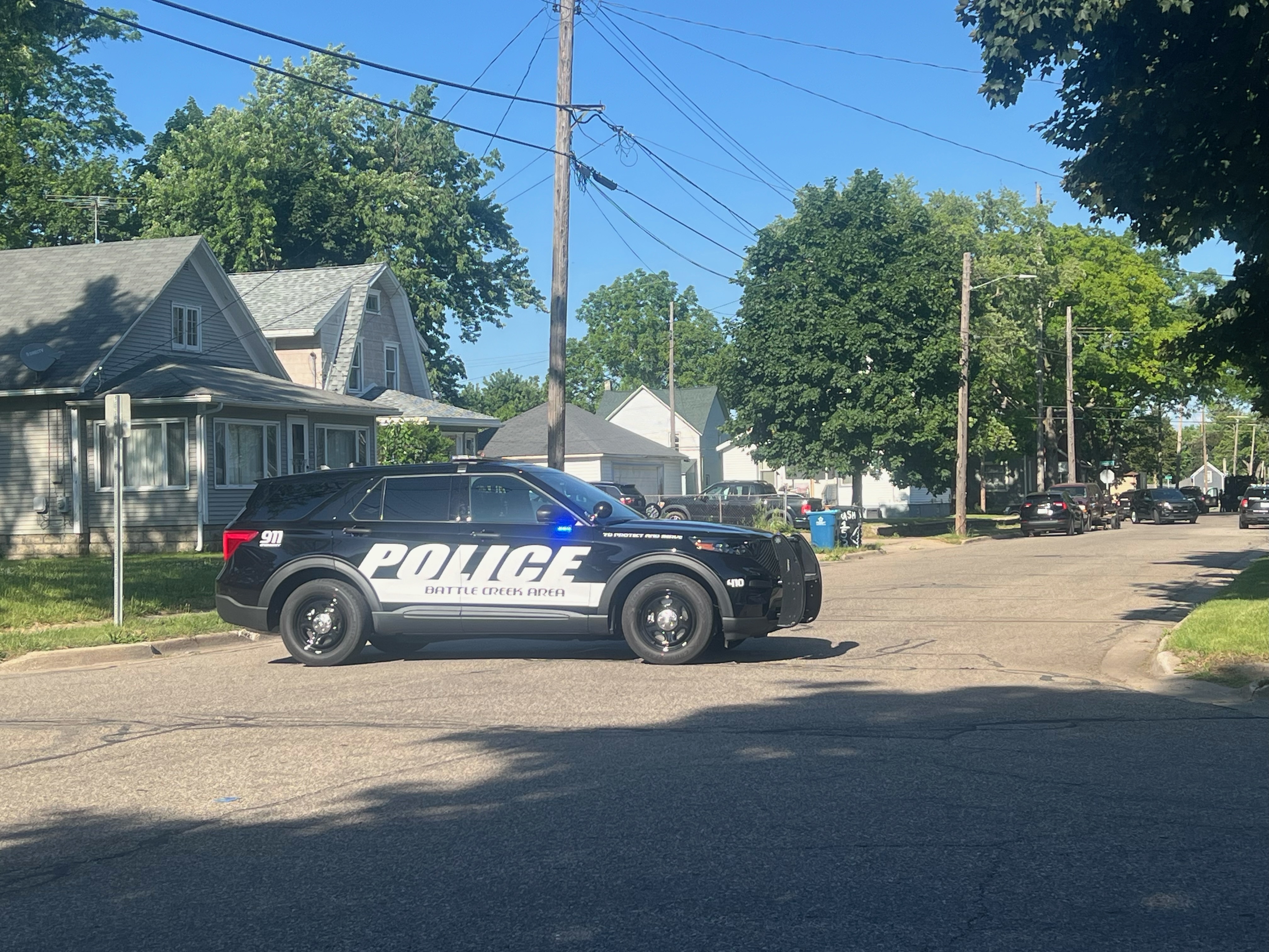 Barricaded gunman in Battle Creek