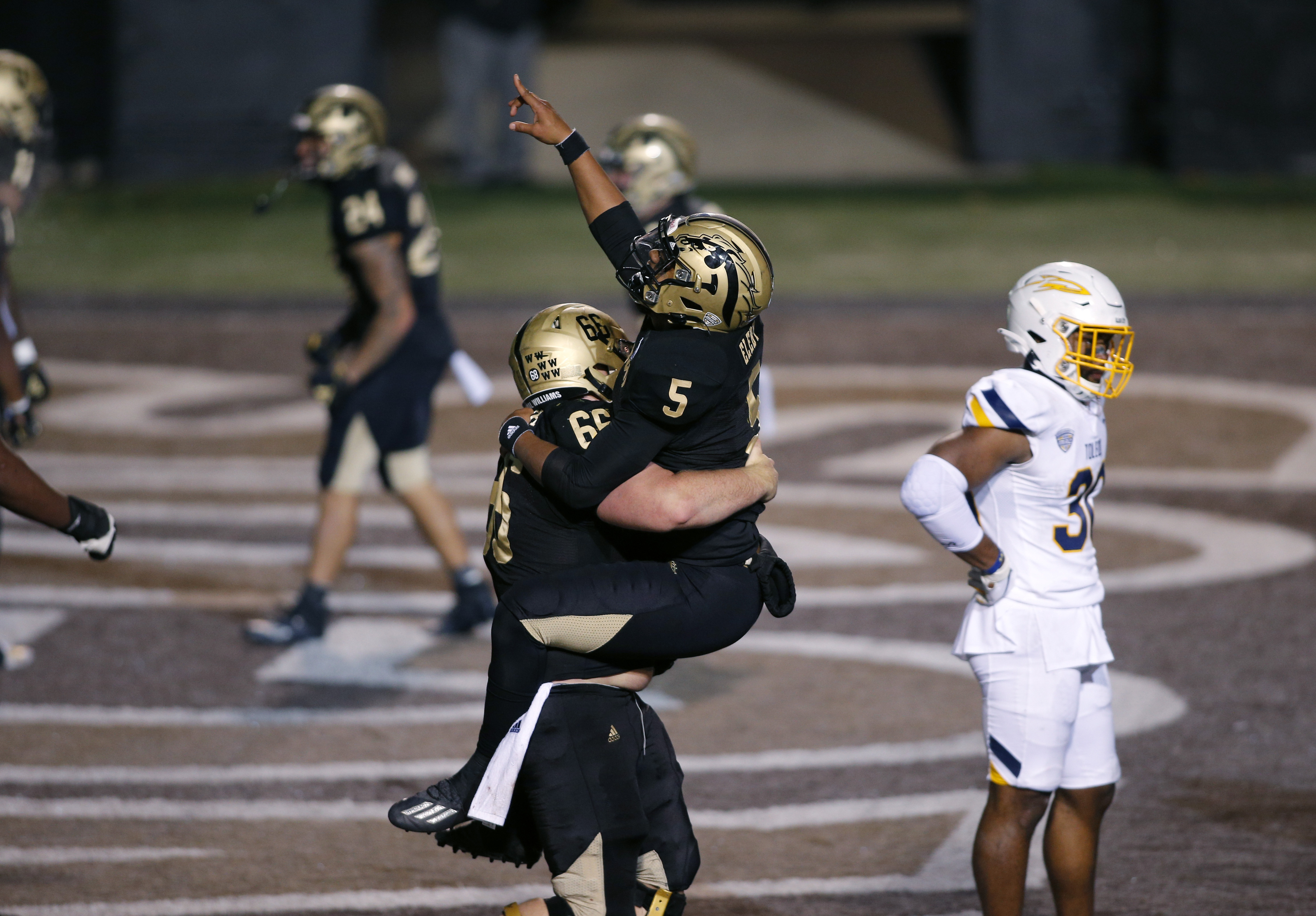 Kaleb Eleby's hot start helps lead Western Michigan to 3-0 record
