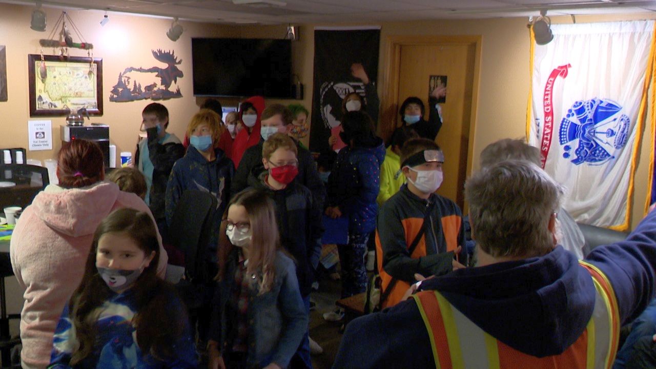 Whittier students visit with military veterans