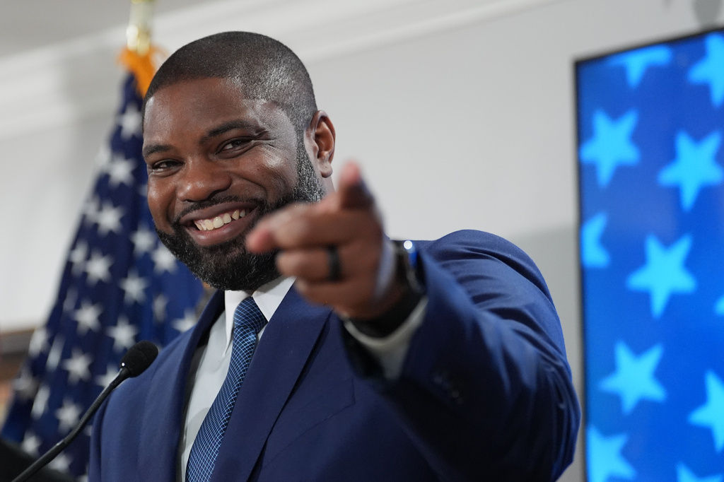 Florida Republican congressman and gubernatorial candidate Byron Donalds addresses members of the Hispanic Police Officers Association in Doral, Fla., after receiving the group's endorsement, Thursday, Aug. 6, 2026, 