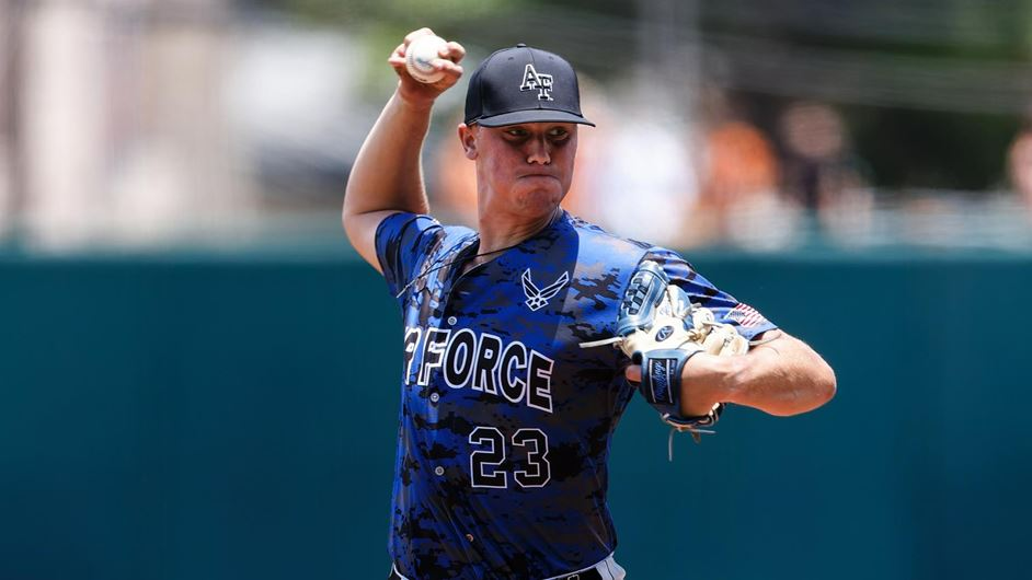 Falcons fall in Regional rematch with Texas, 11-3