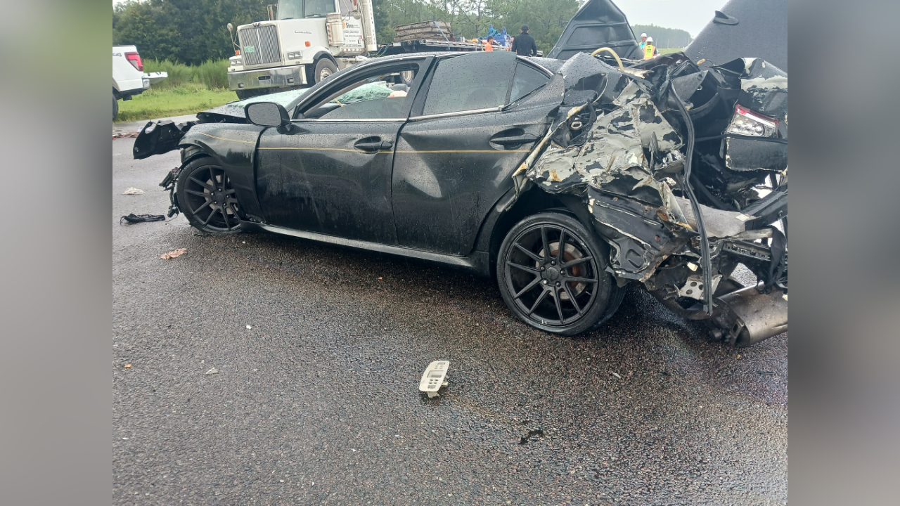 Two seriously injured in I-4 crash involving disabled tractor-trailer in Polk.png
