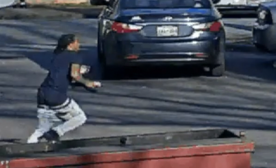 CloseUp Cleveland Shaw with Gun.png