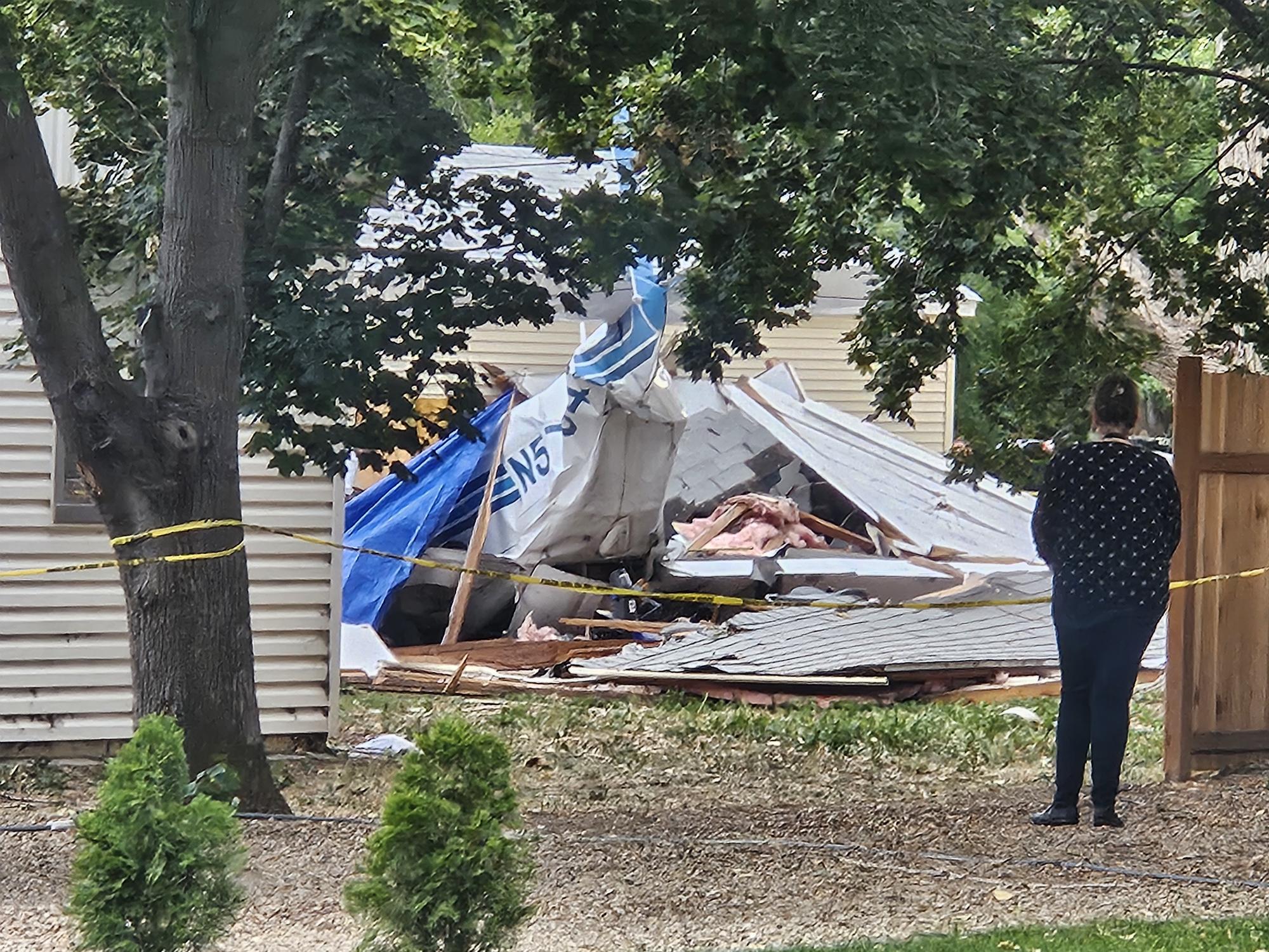 plane crash in yard
