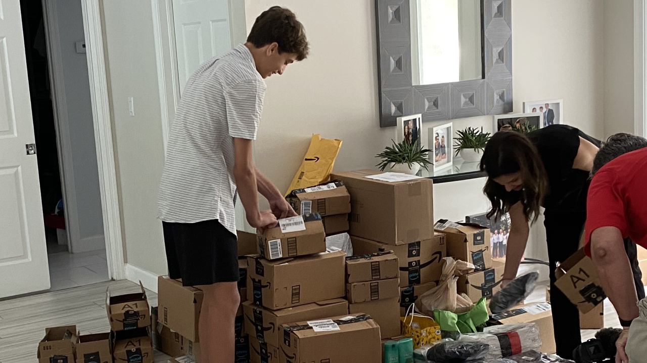 wptv-jupiter-student-collects-donations.jpg