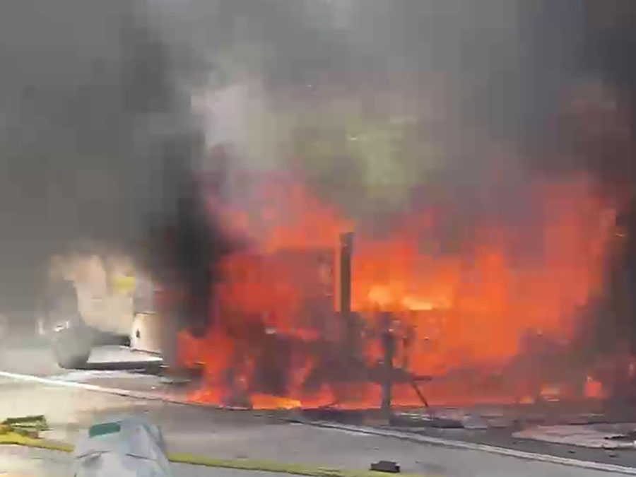 163_truck_fire3_040522.jpg
