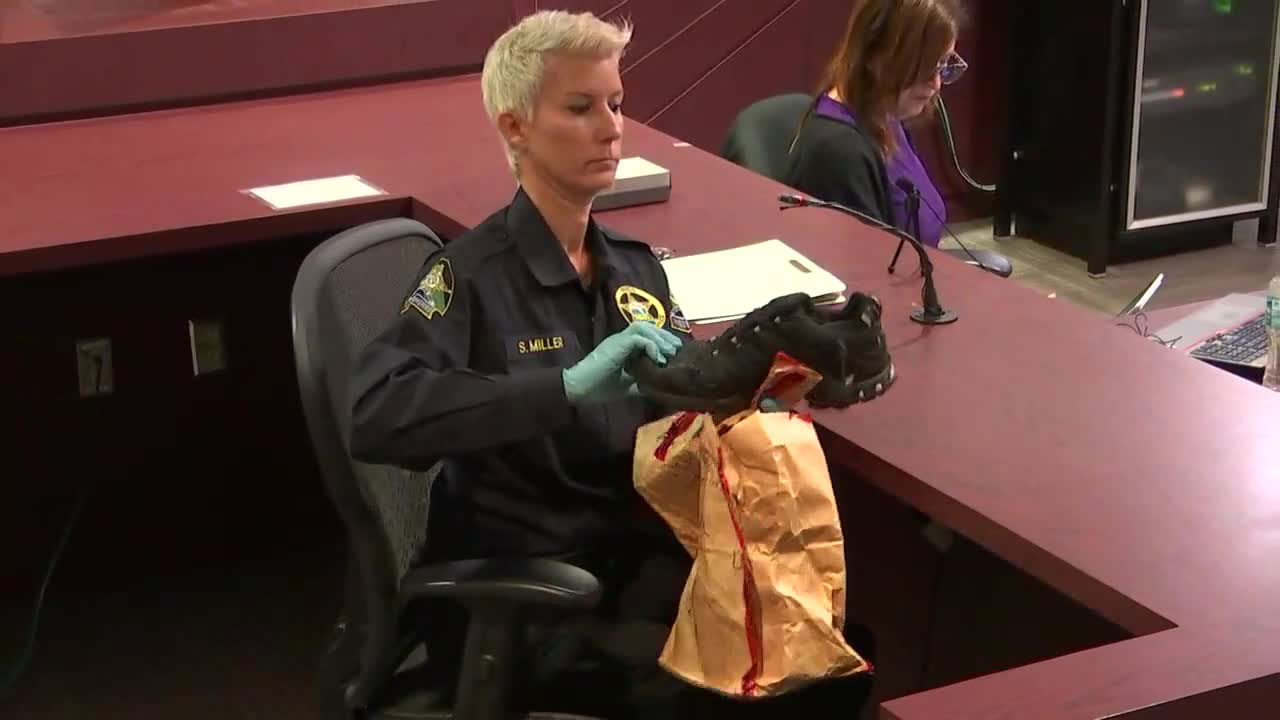 Susan-Miller-at-Reeves-Day-3-trial-WFTS.jpg