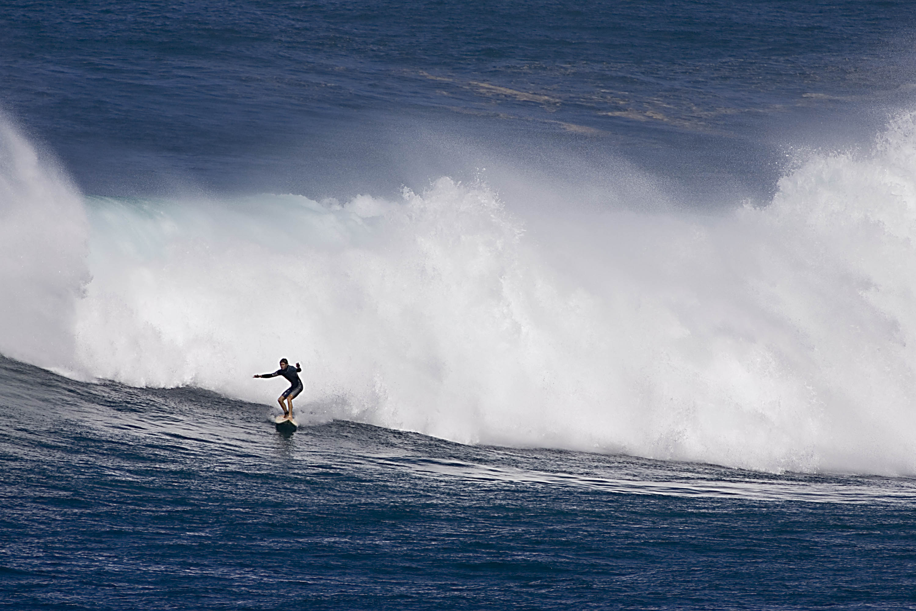 BIG SURF IN HAWAII