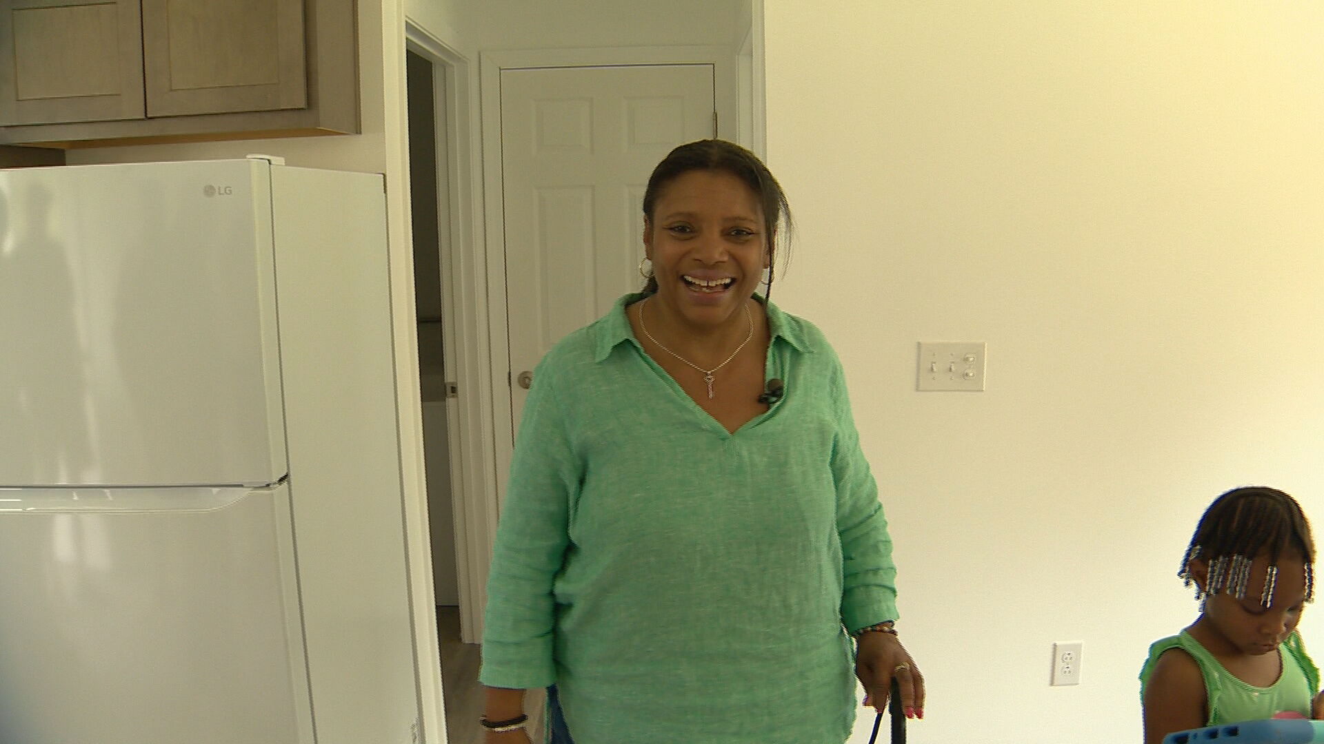 Tornado survivor gets new home 