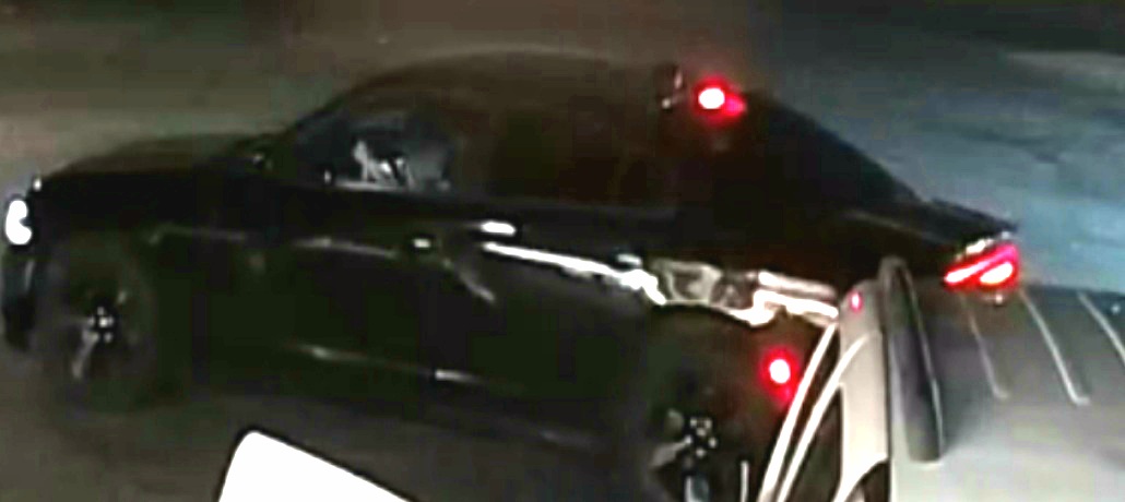 Tucson police are investigating a convenience store shooting.