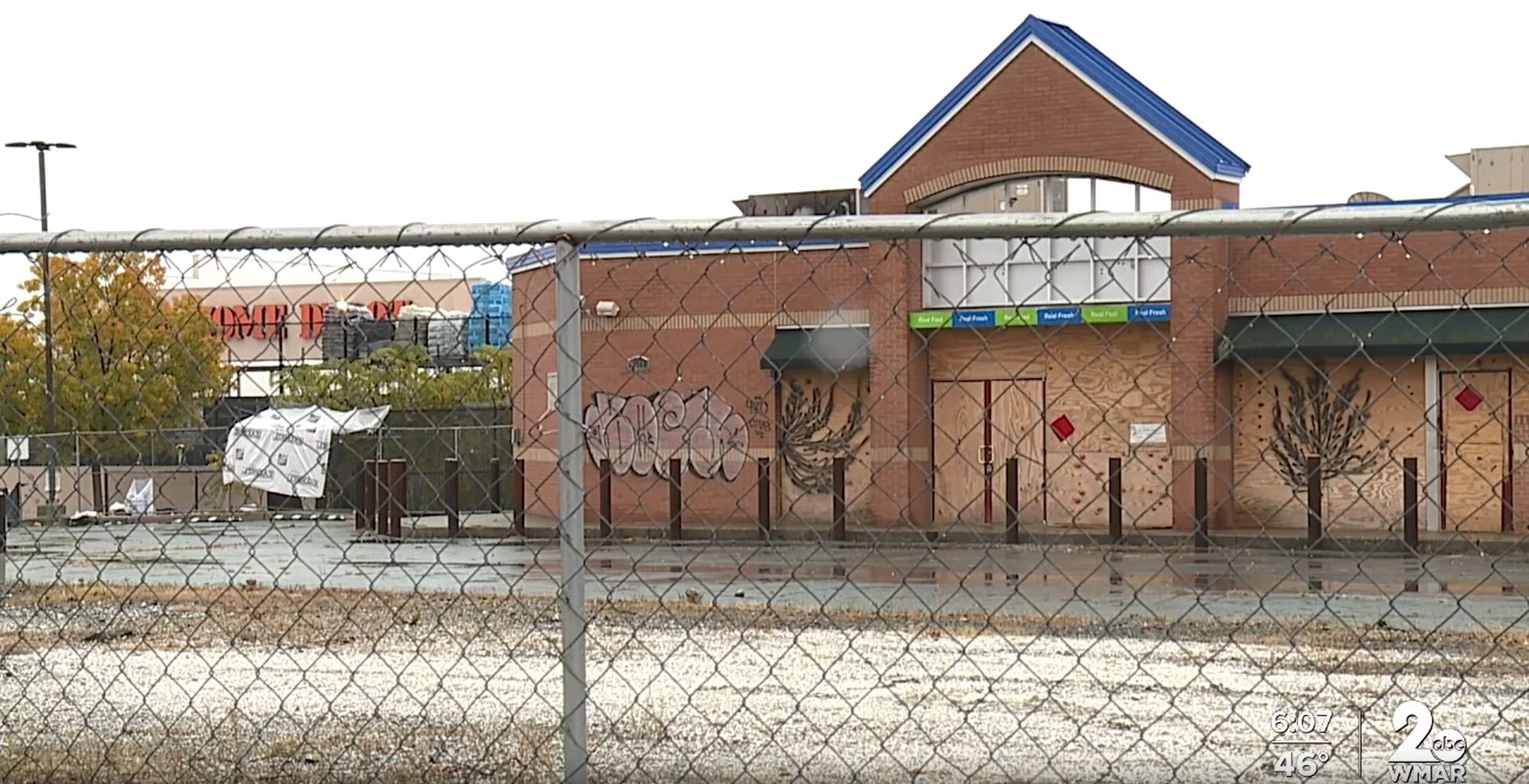 Closed Royal Farms