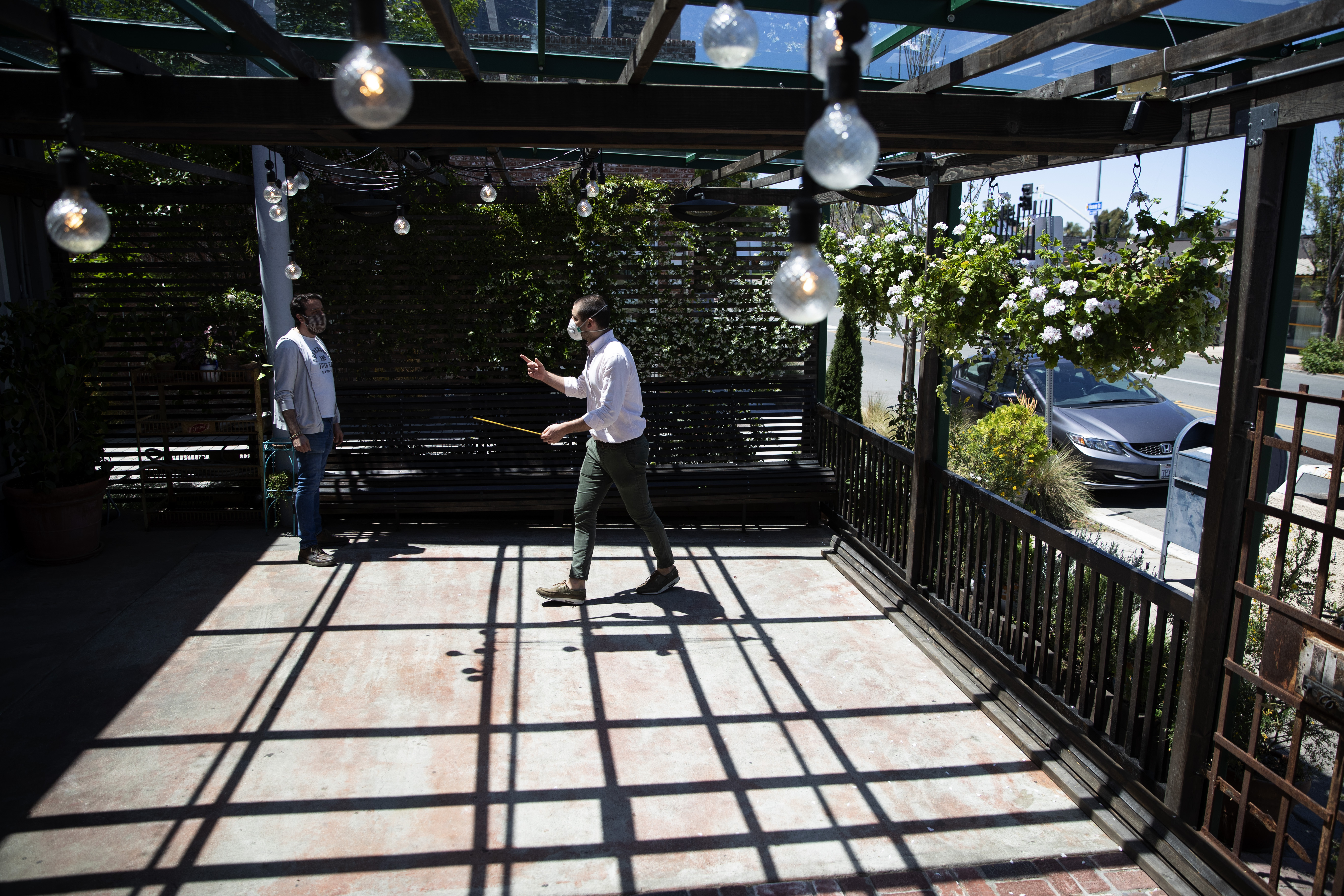 Virus Outbreak California Restaurants