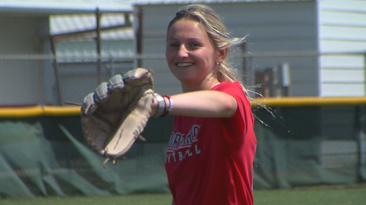 Emma Crow Port Barre Softball.jpg