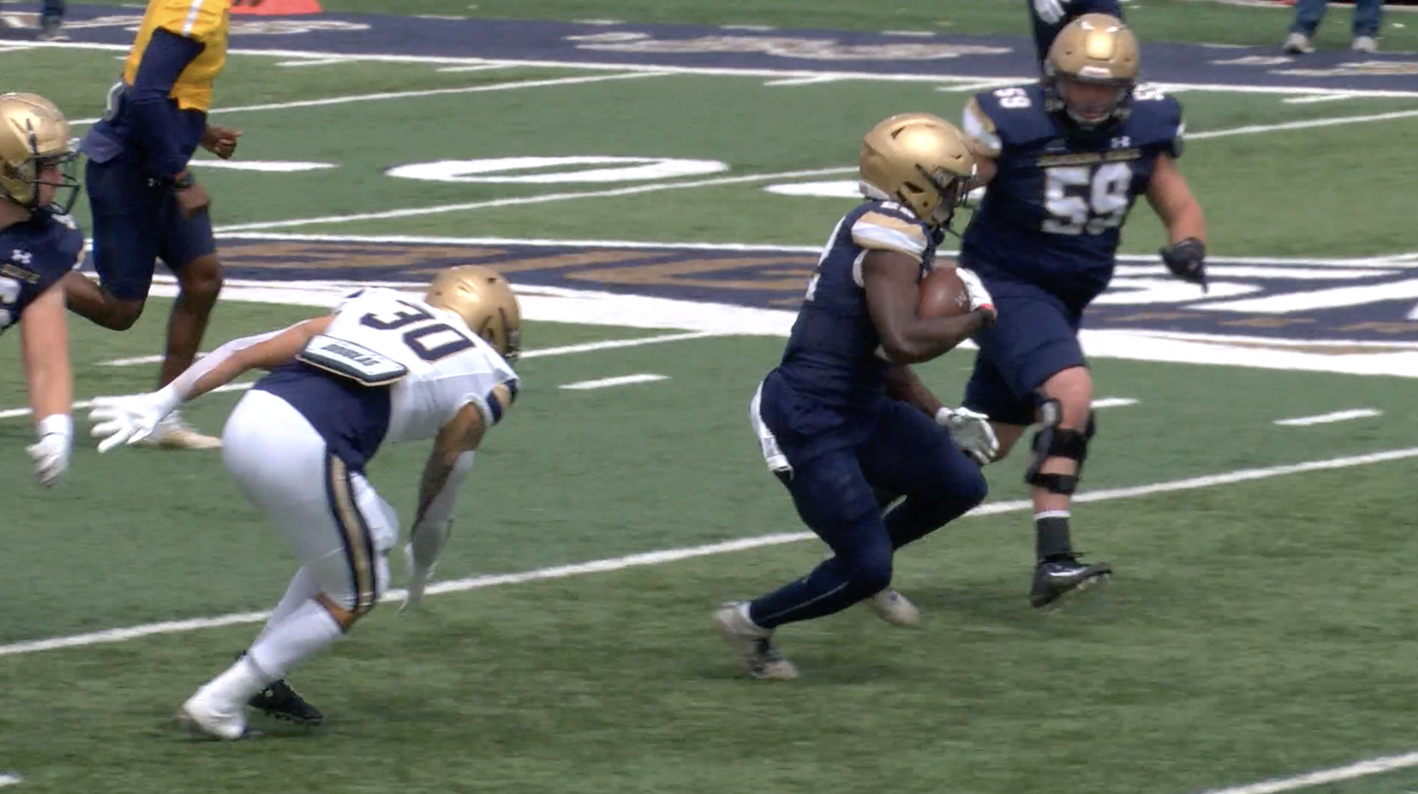 Blue Team wins Sonny Holland Classic spring game, 21-10