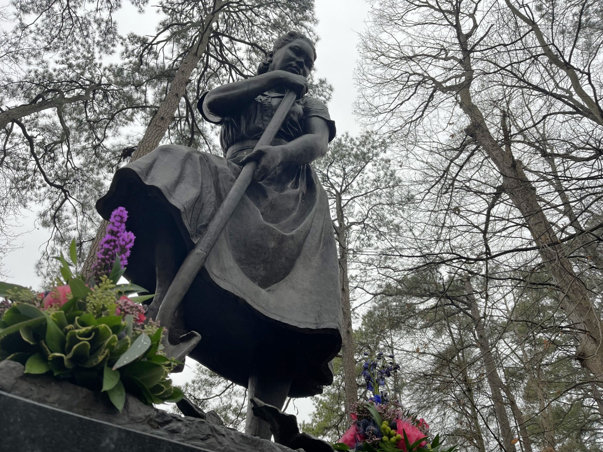 Norfolk Botanical Garden WPA statue