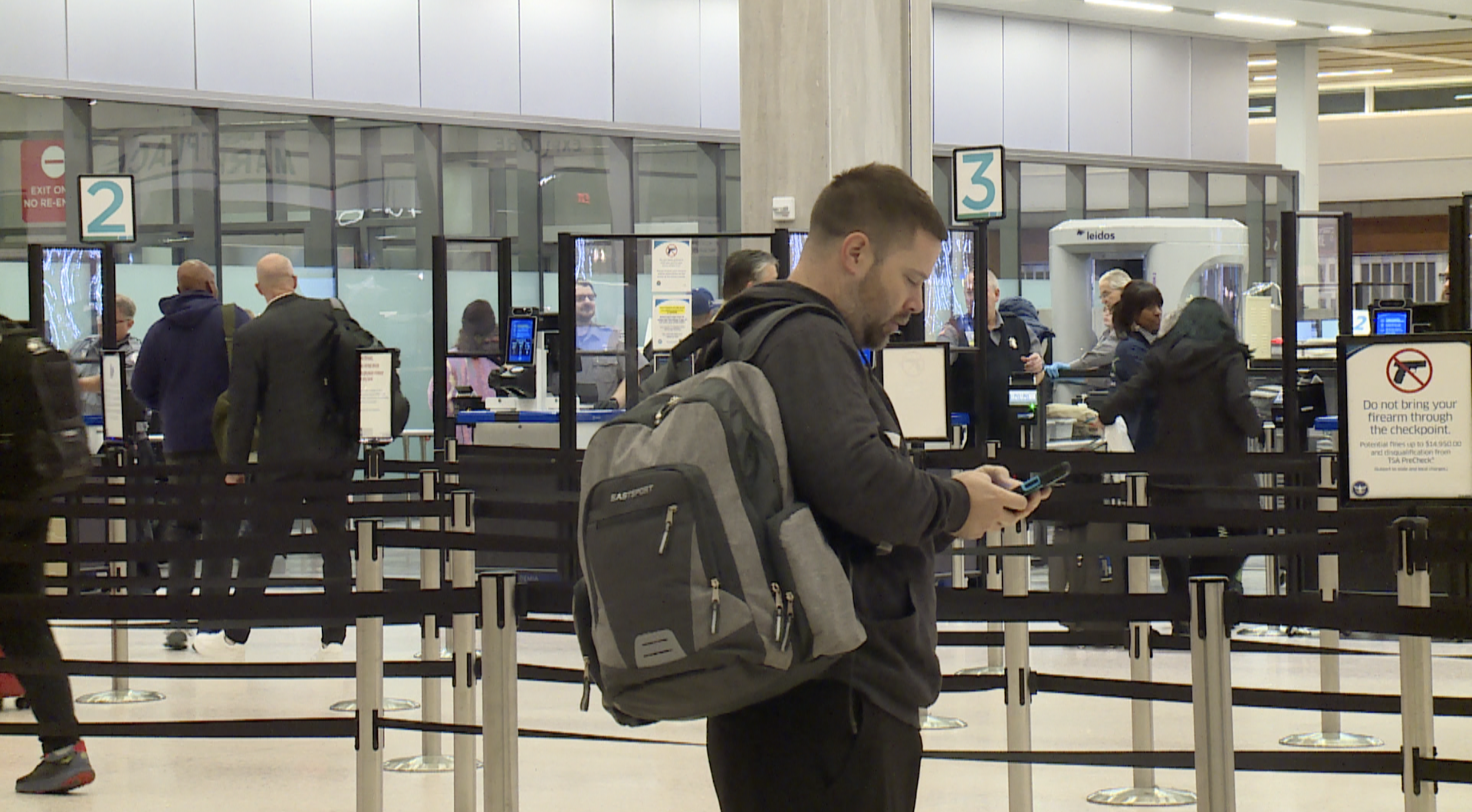 Flight cuts, delays continue at KCI even as government looks to reopen