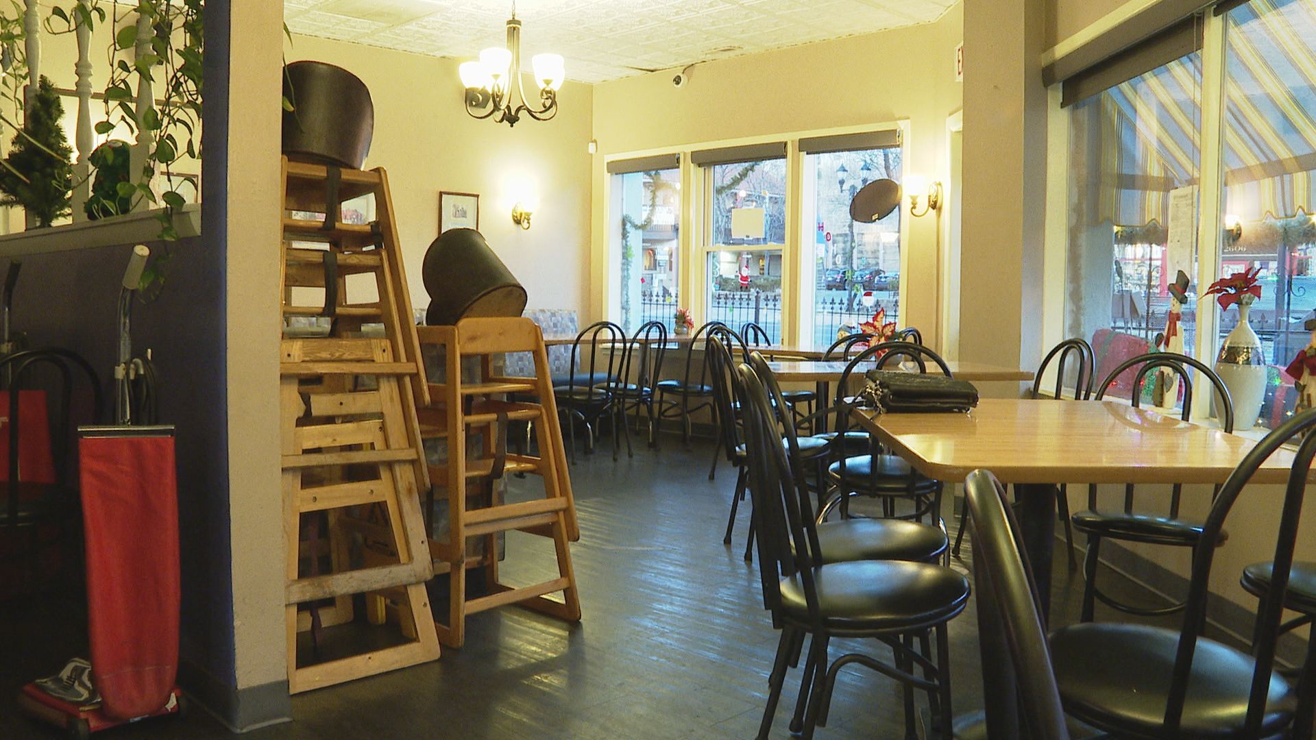 El Paso County restaurant owners, workers brace for level red restrictions